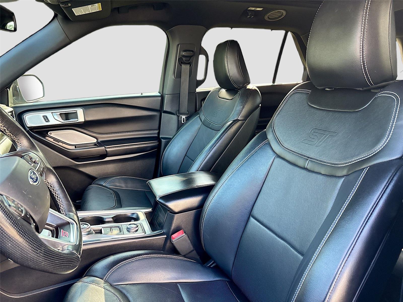 2020 Ford Explorer ST photo 18