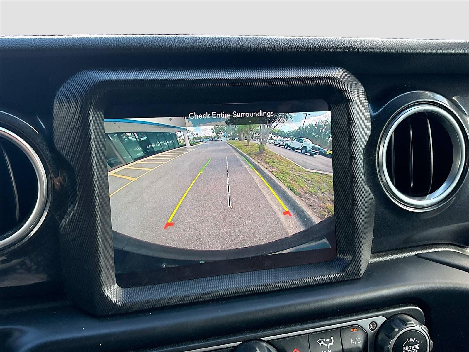 2020 Jeep Wrangler Unlimited Sahara Altitude