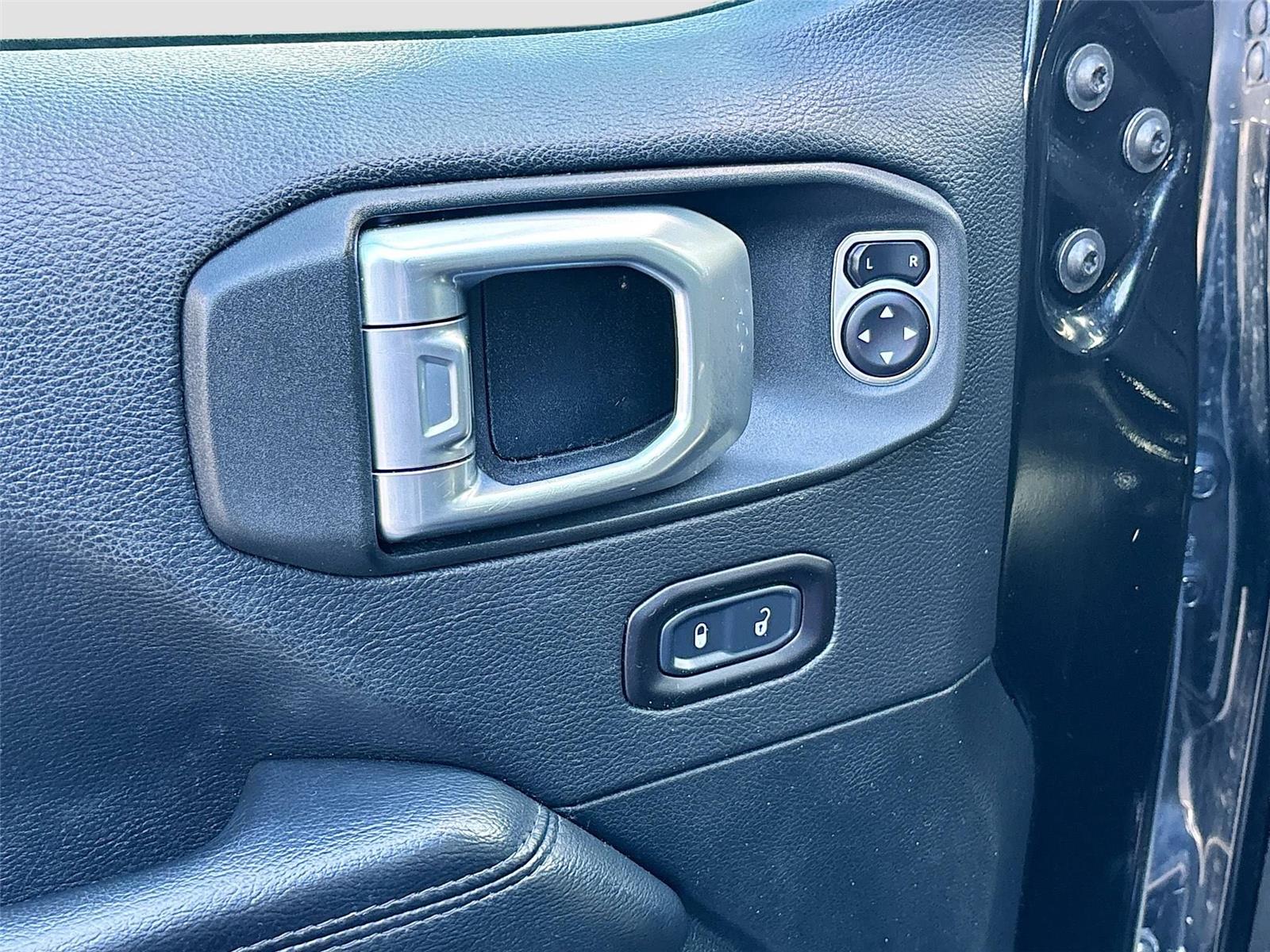 2020 Jeep Wrangler Unlimited Sahara Altitude