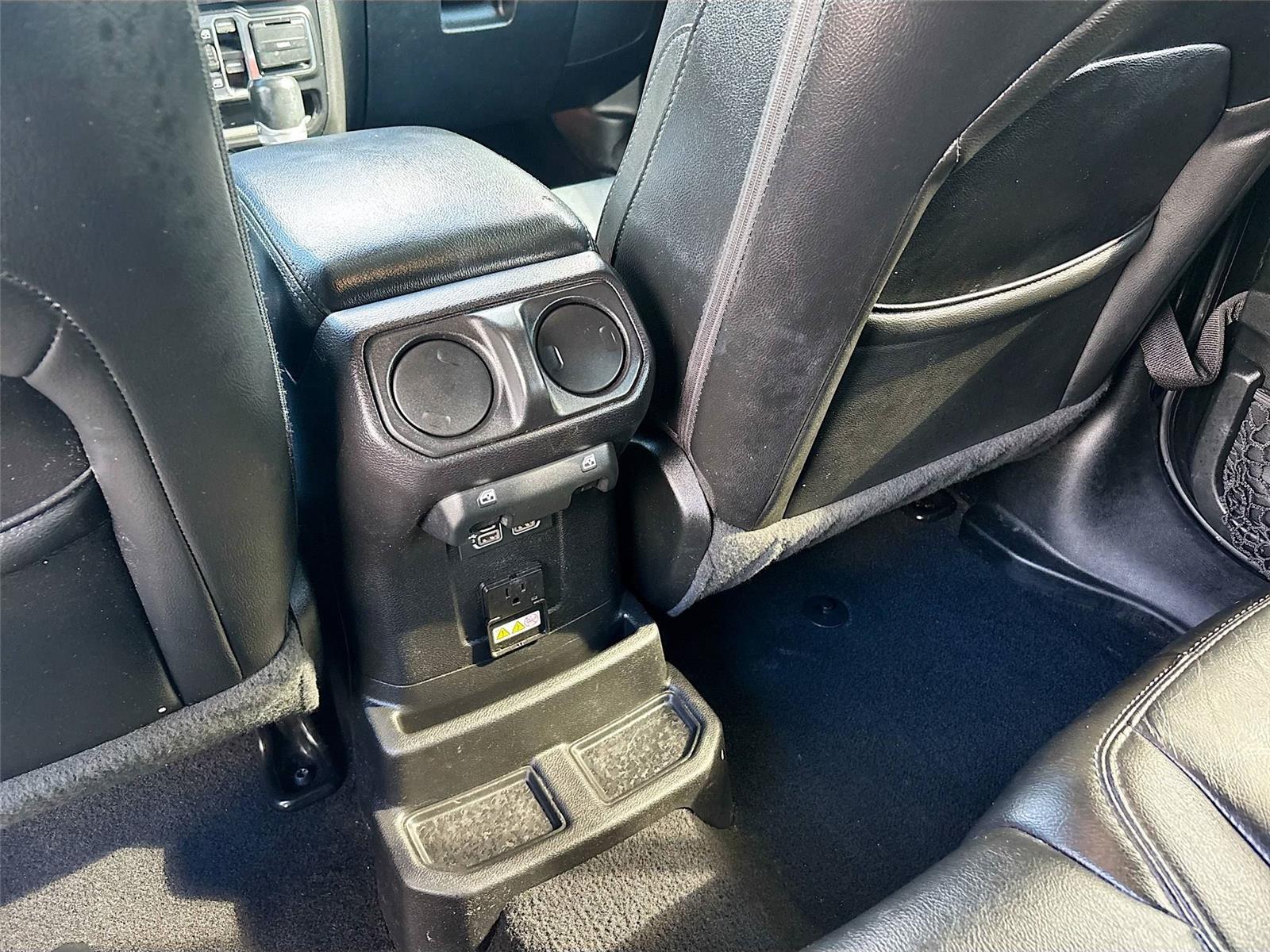 2020 Jeep Wrangler Unlimited Sahara Altitude