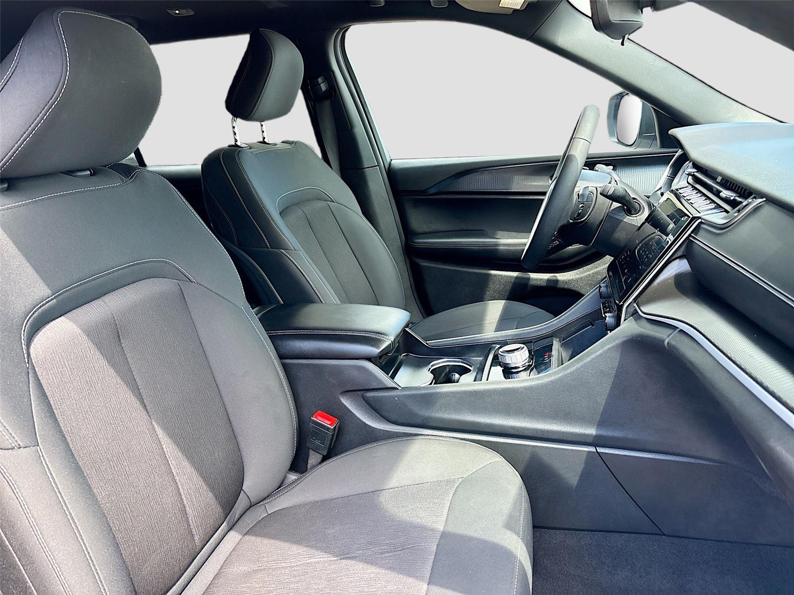 2024 Jeep Grand Cherokee L Laredo