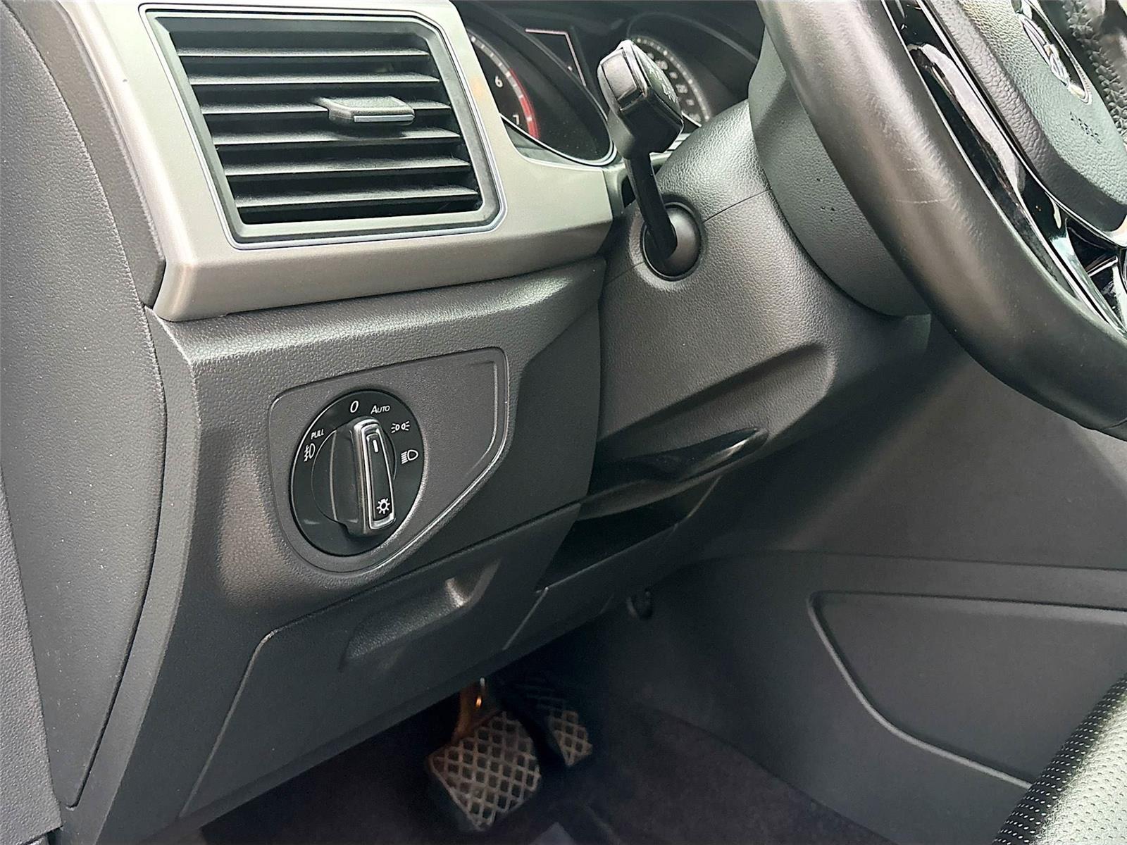 2018 Volkswagen Atlas 3.6L V6 SE w/Technology