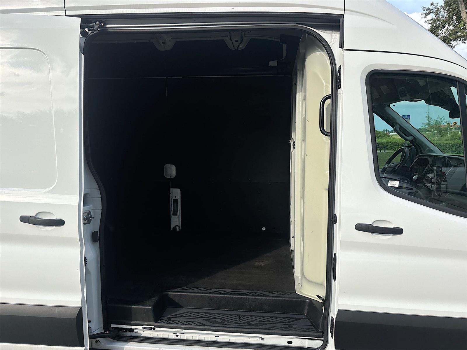 2023 Ford Transit Cargo Van