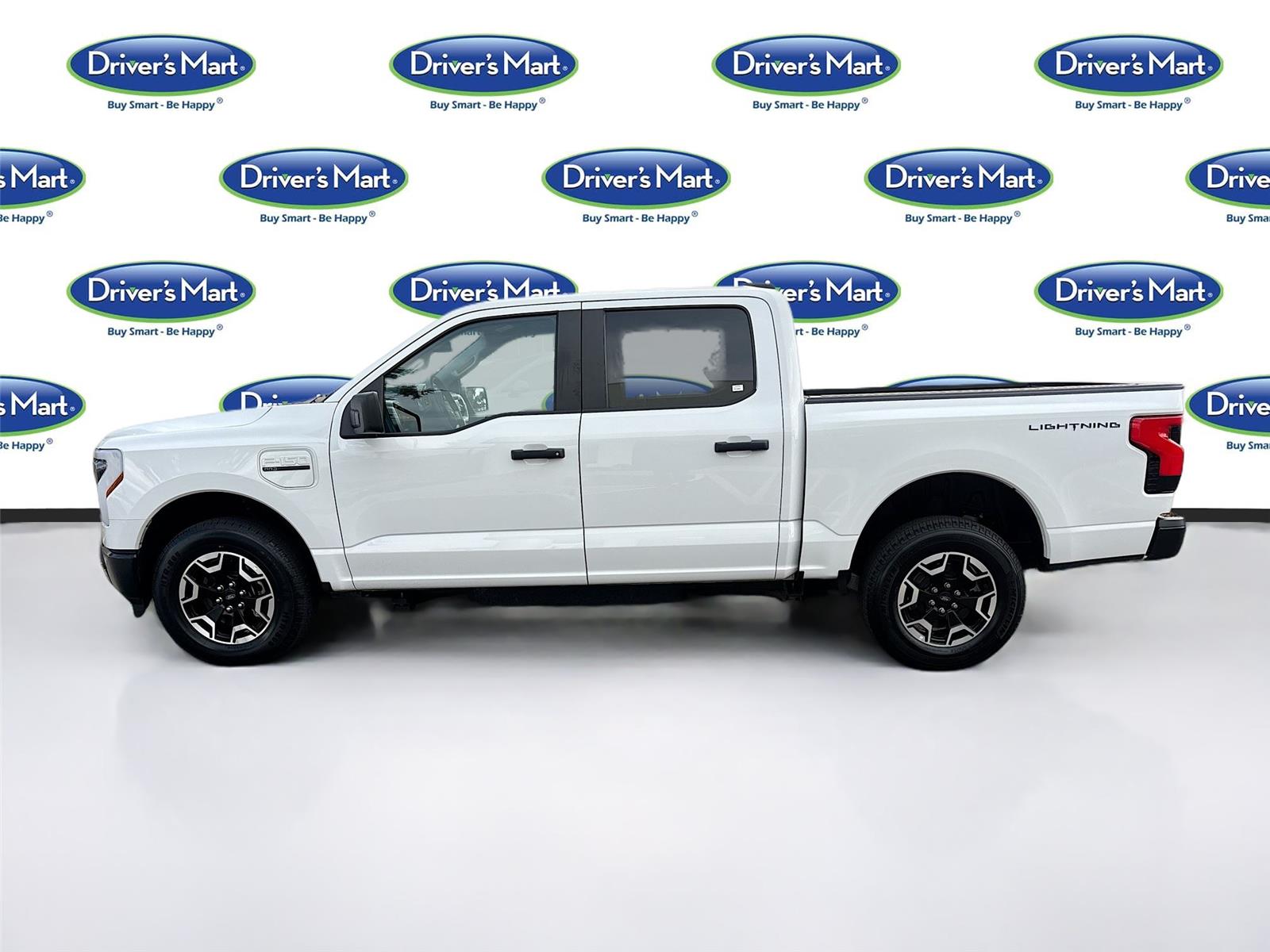 2022 Ford F-150 Lightning photo 2
