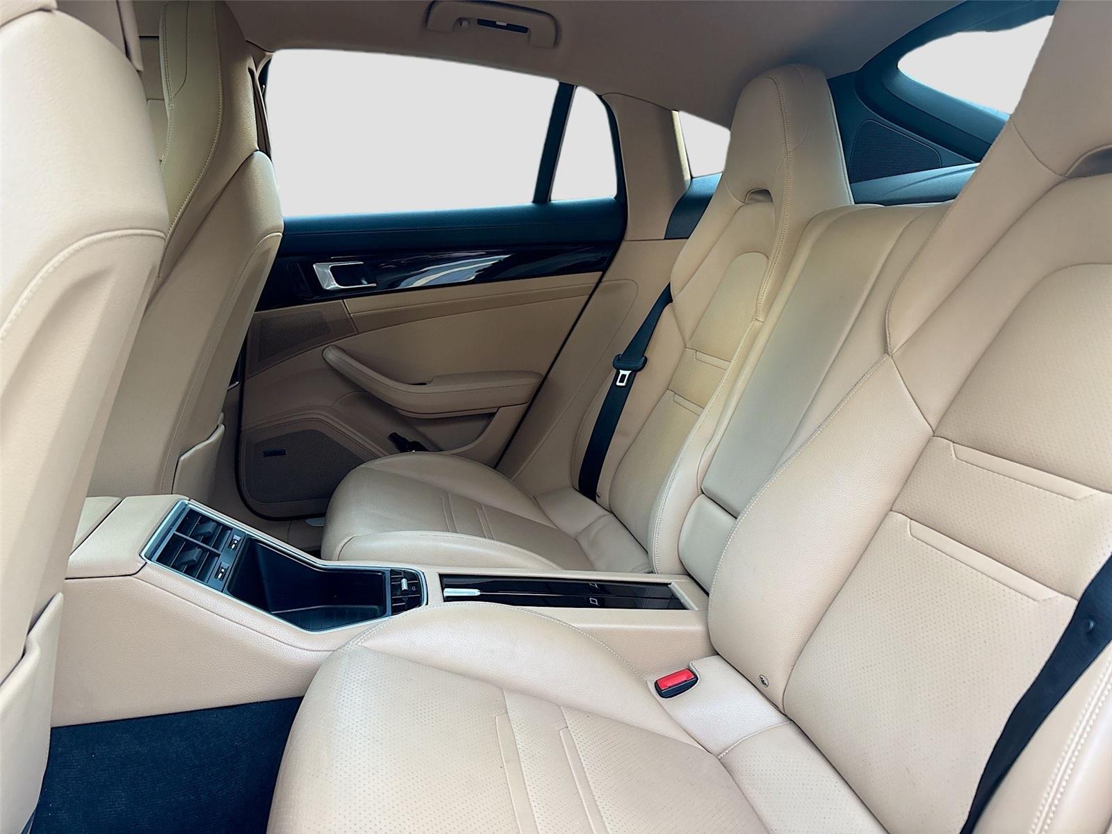 2018 Porsche Panamera