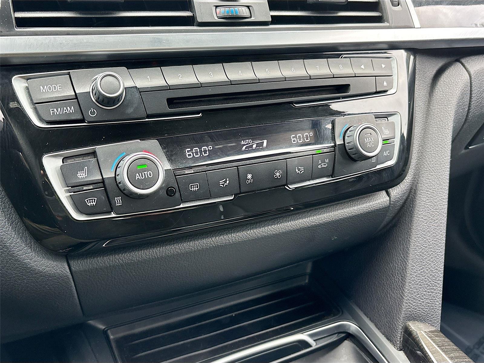 2016 Bmw 320i xDrive SA photo 12