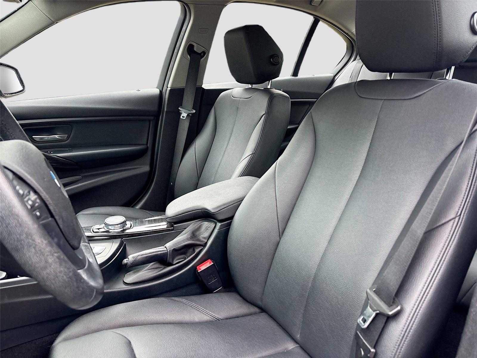 2016 BMW 3 Series 320i xDrive