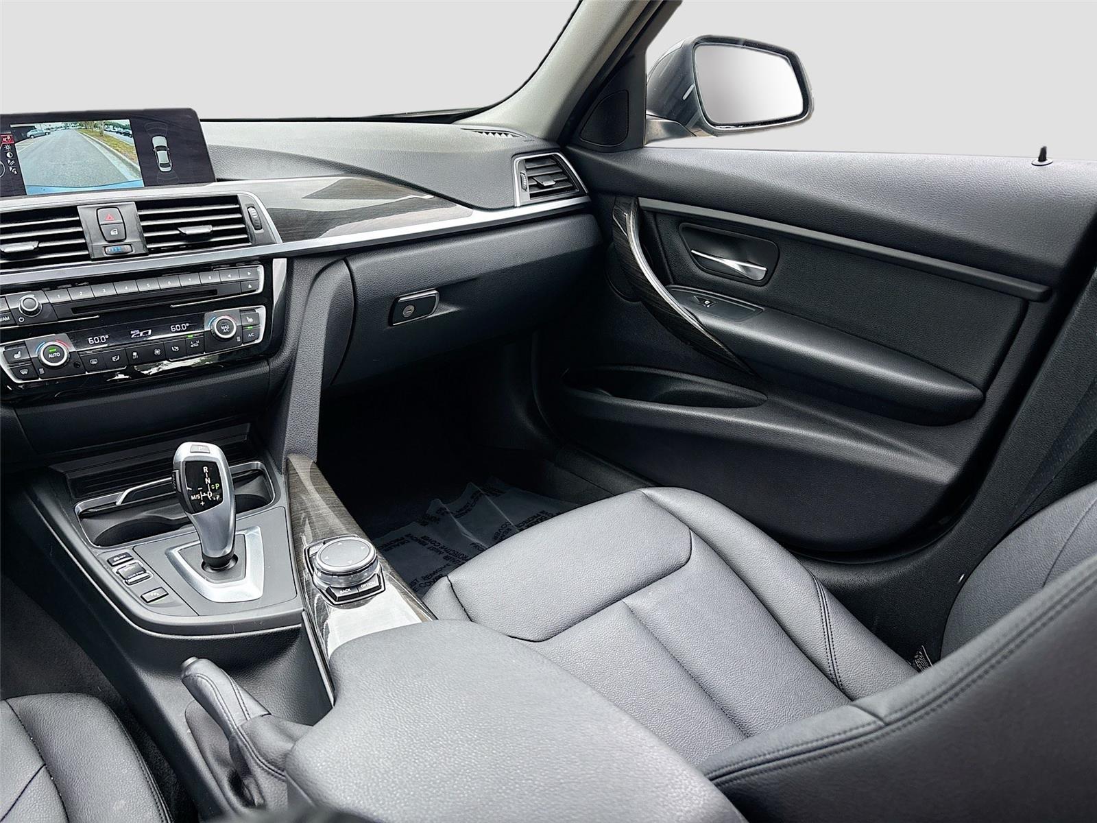 2016 Bmw 320i xDrive SA photo 17