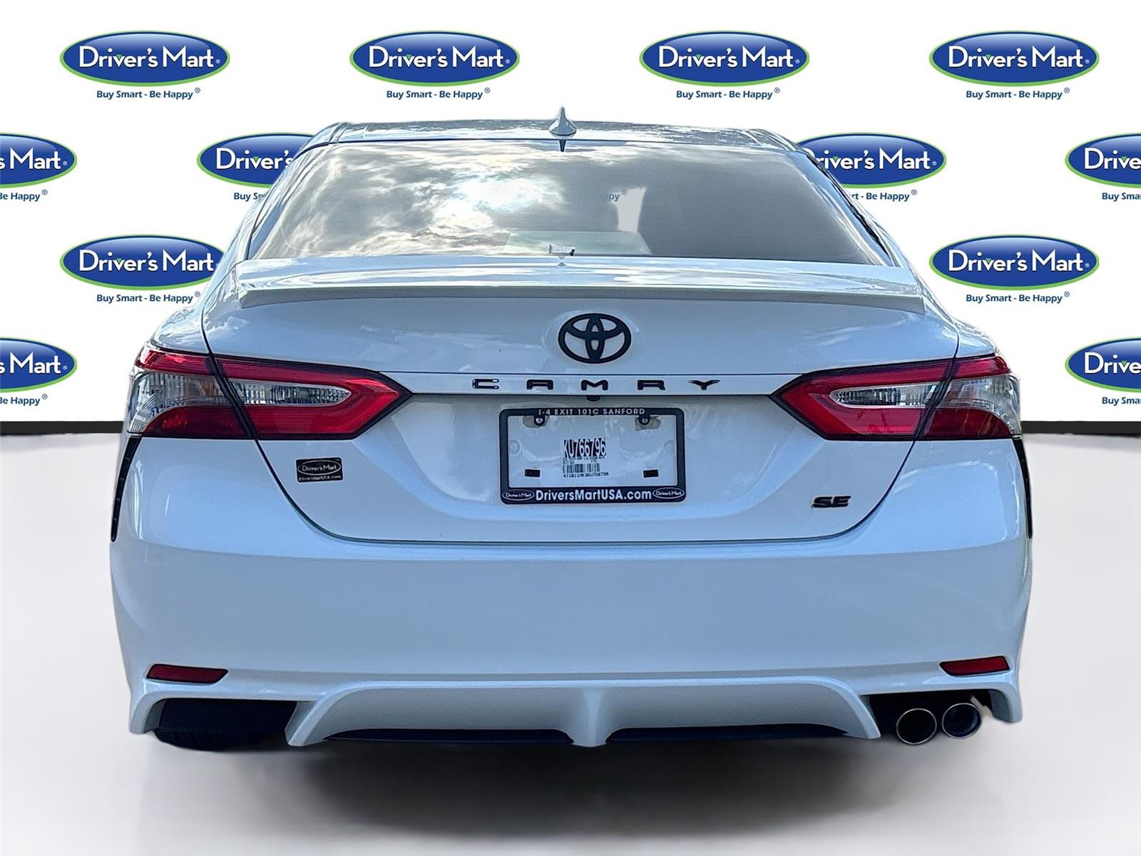 2019 Toyota Camry SE photo 4