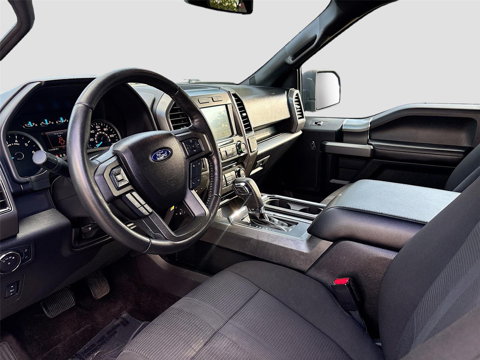 2017 Ford F-150 XLT photo 8