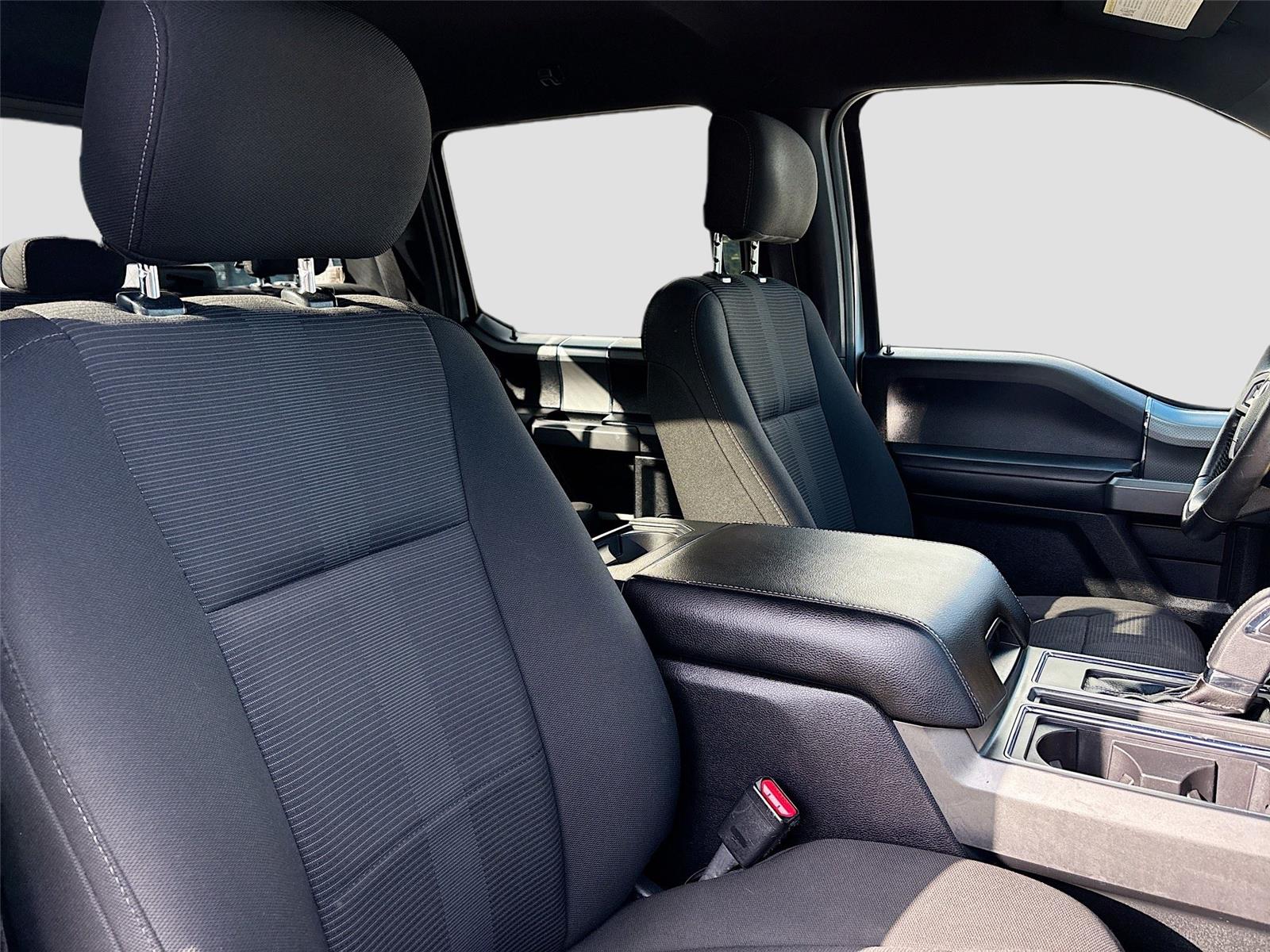 2017 Ford F-150 XLT photo 21