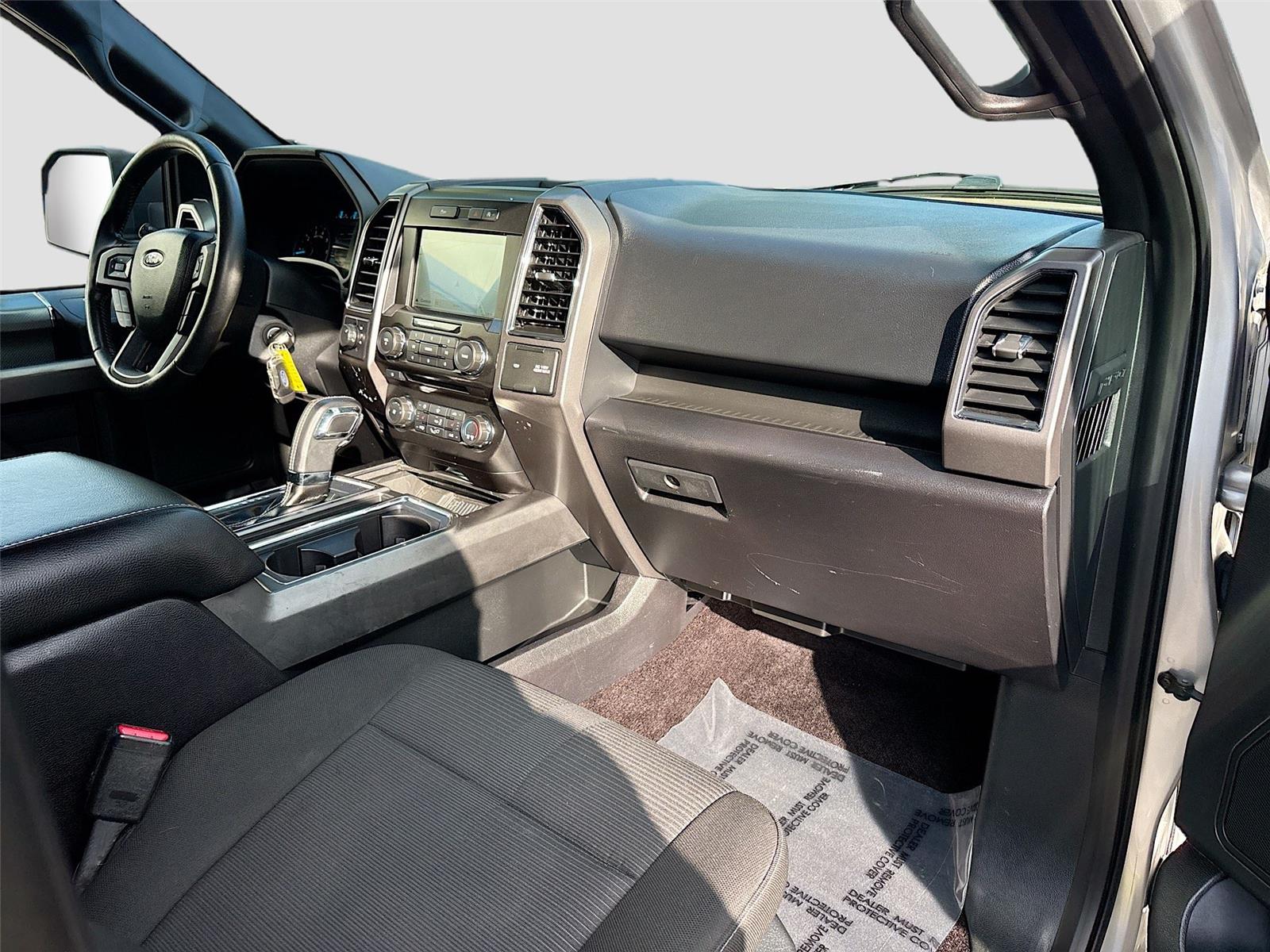 2017 Ford F-150 XLT photo 22