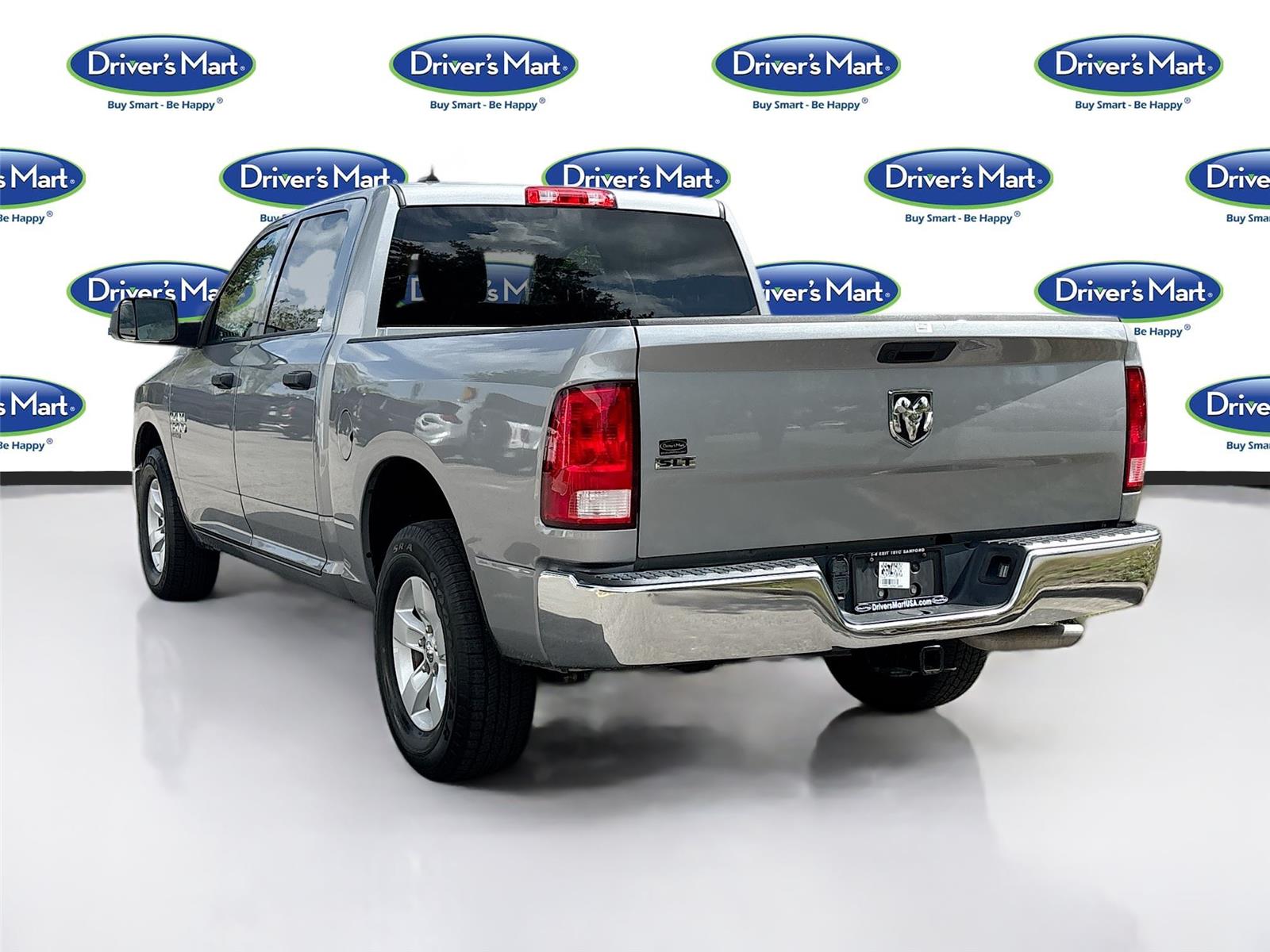 2023 Ram 1500 Classic SLT photo 4