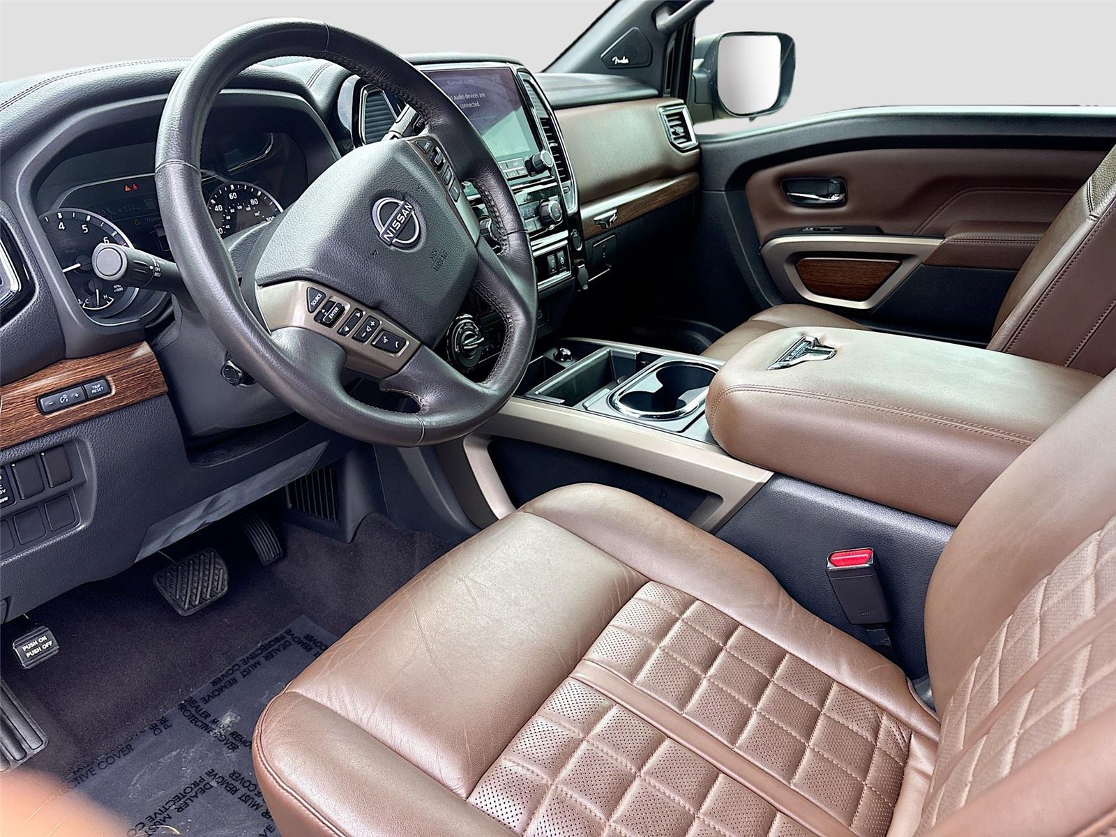 2023 Nissan Titan Platinum Reserve photo 2