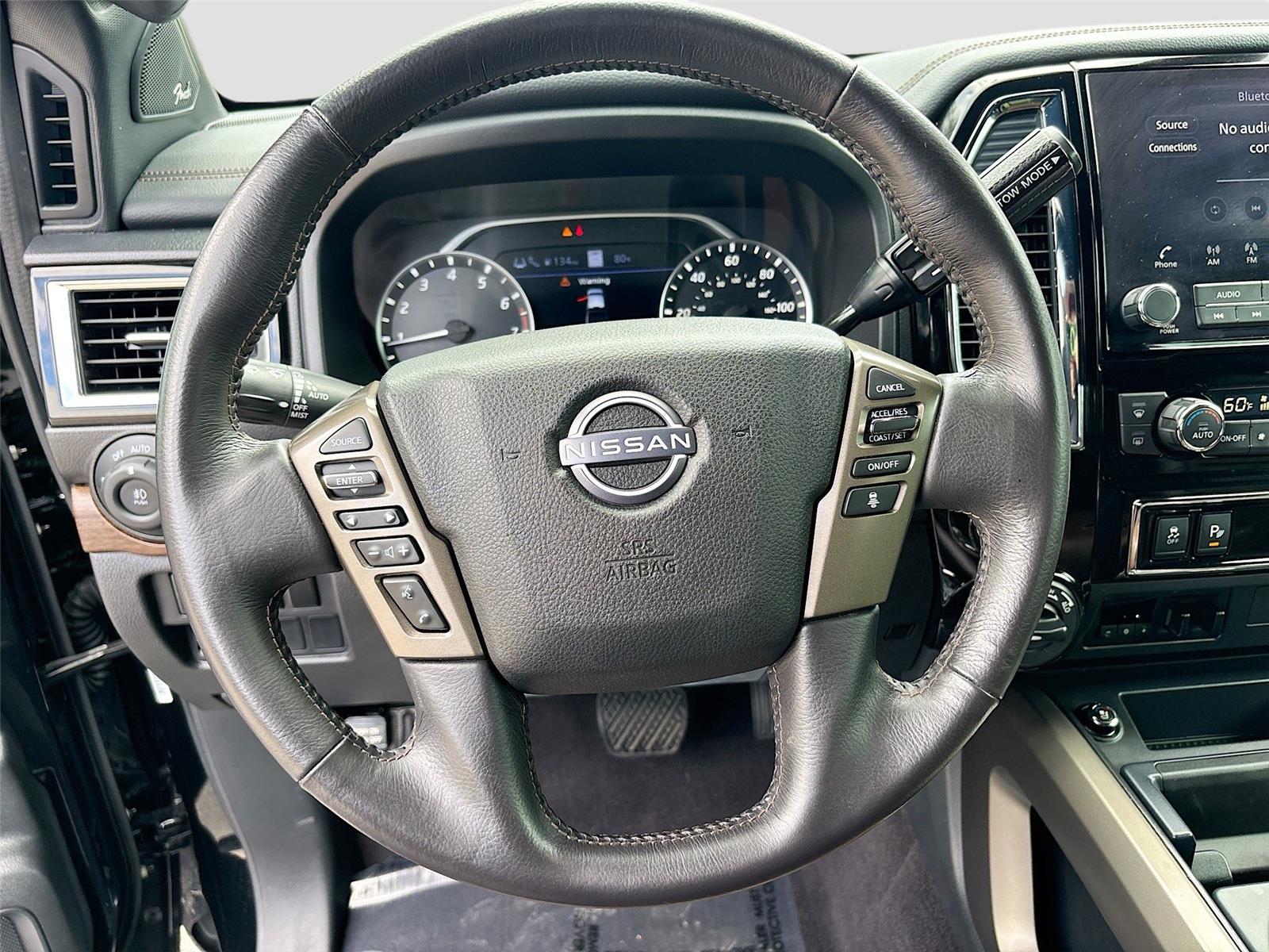 2023 Nissan Titan Platinum Reserve photo 4