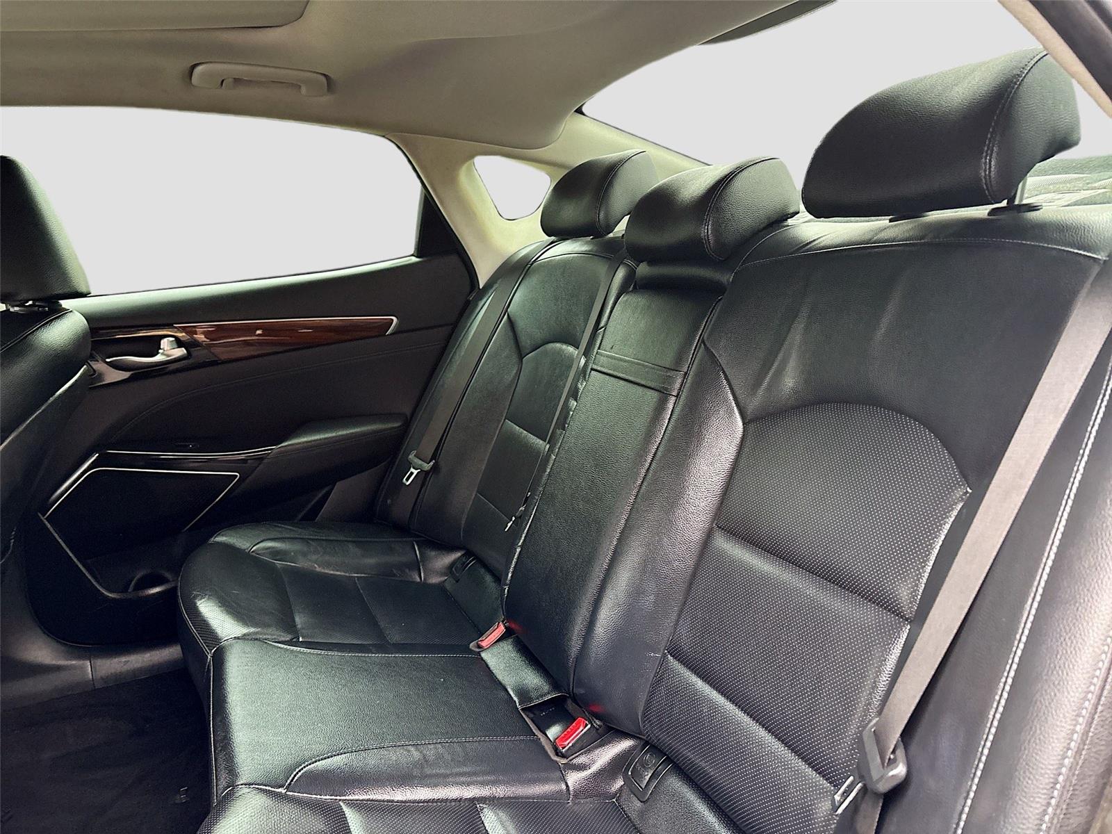 2017 Kia Cadenza Premium