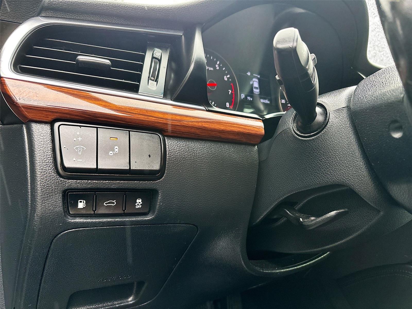 2017 Kia Cadenza Premium