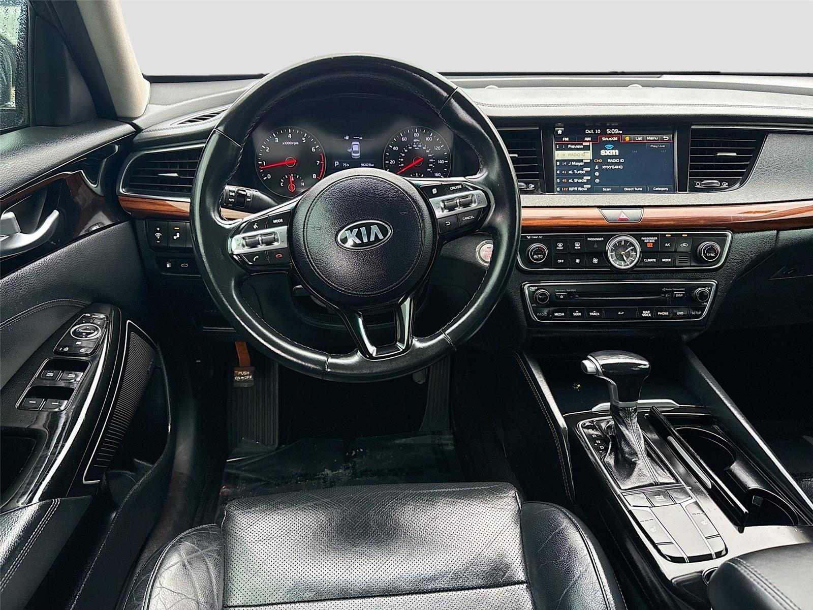 2017 Kia Cadenza Premium