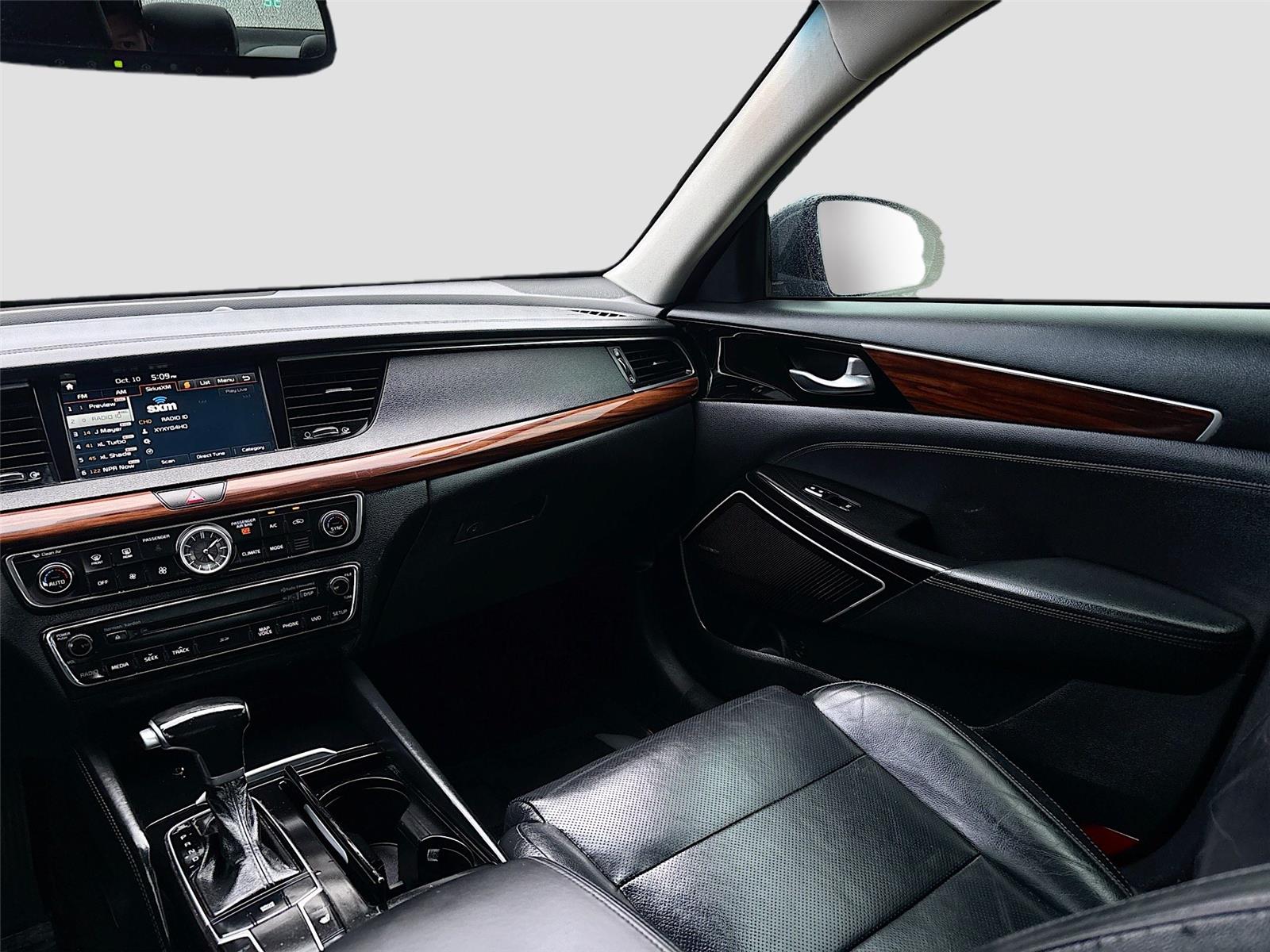 2017 Kia Cadenza Premium