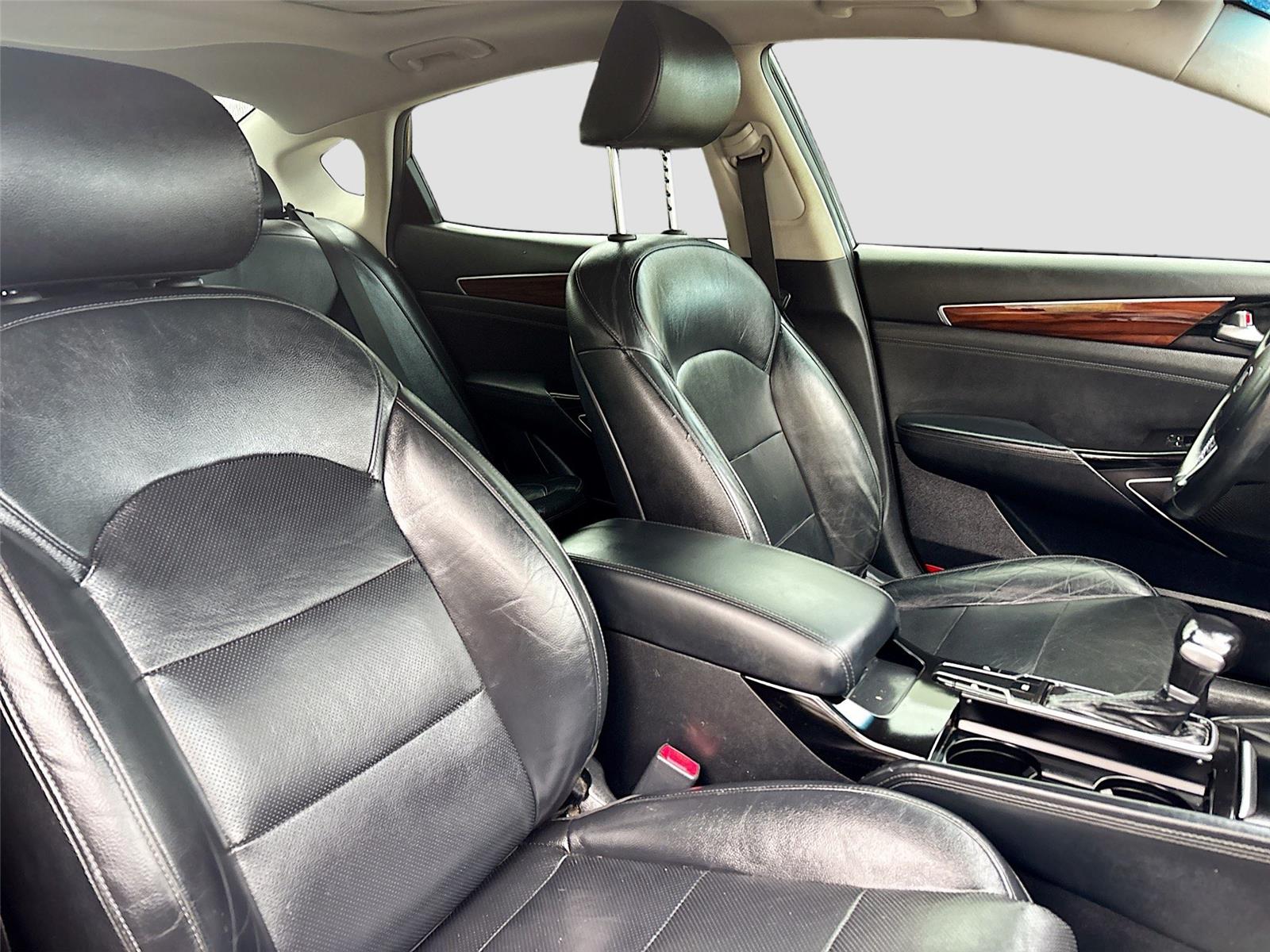 2017 Kia Cadenza Premium