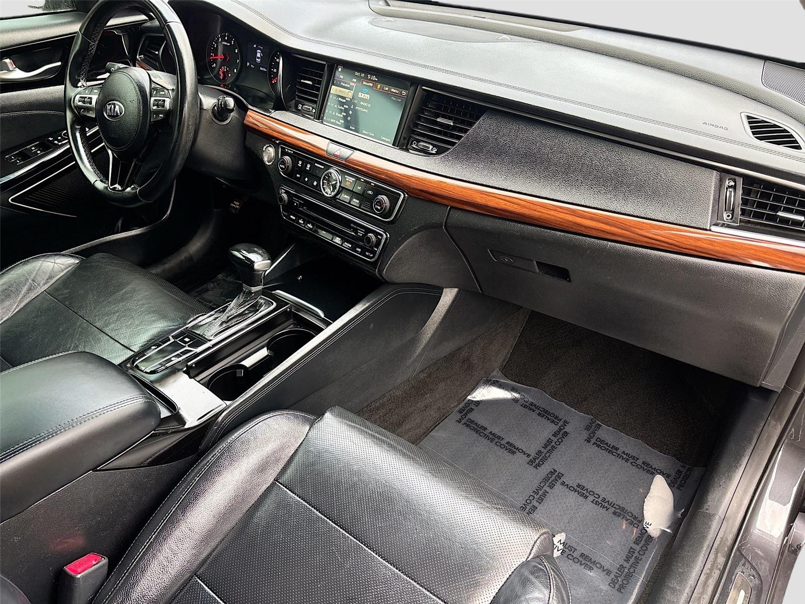 2017 Kia Cadenza Premium