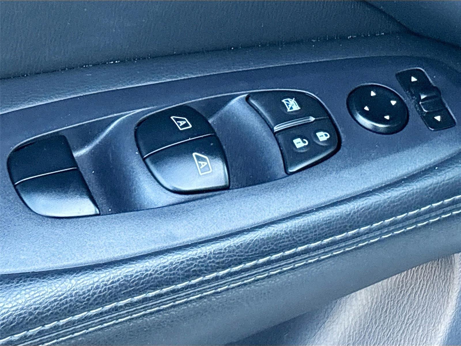 2015 Nissan Pathfinder SL