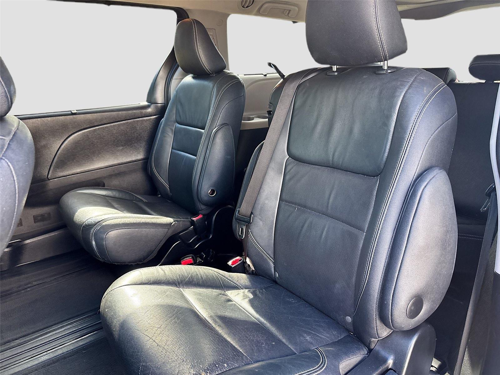 2016 Toyota Sienna SE Premium