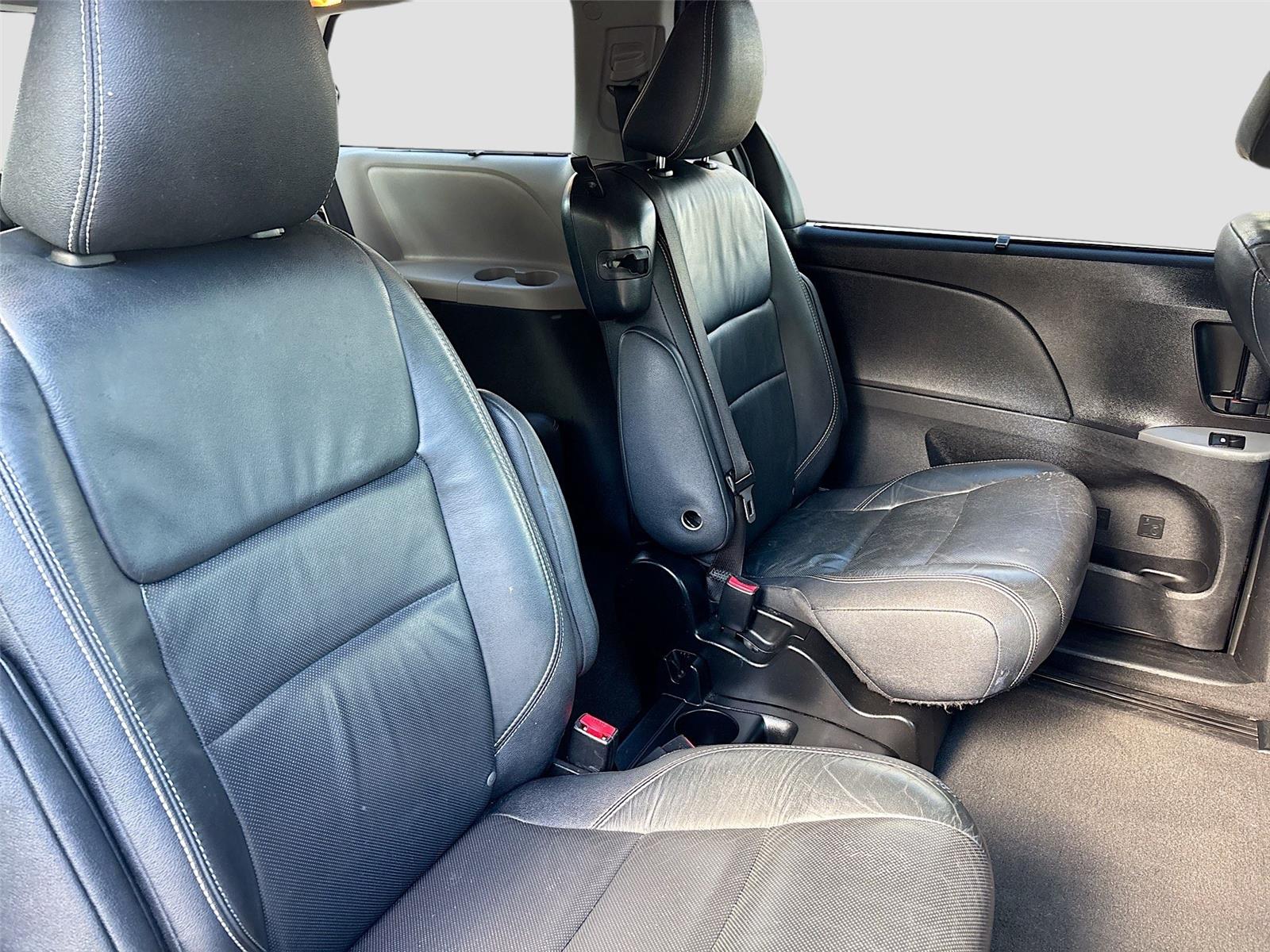 2016 Toyota Sienna SE Premium