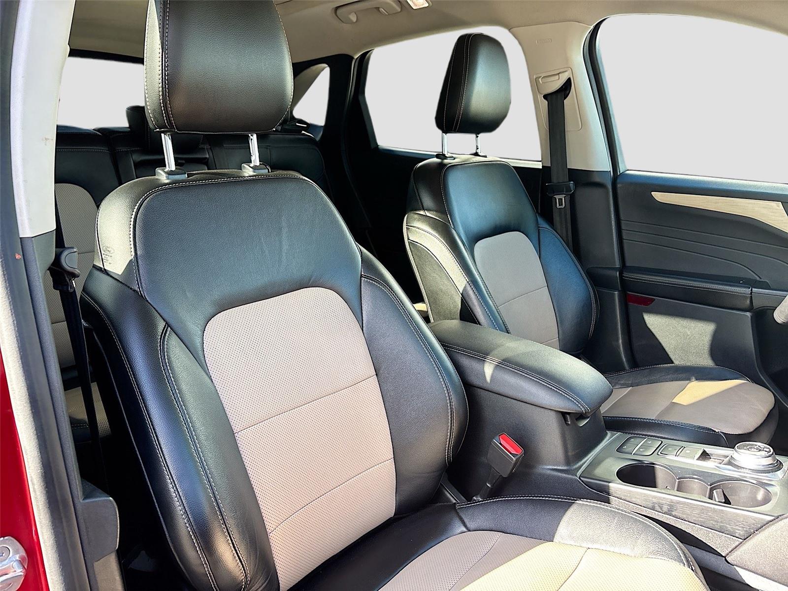 2022 Ford Escape Titanium