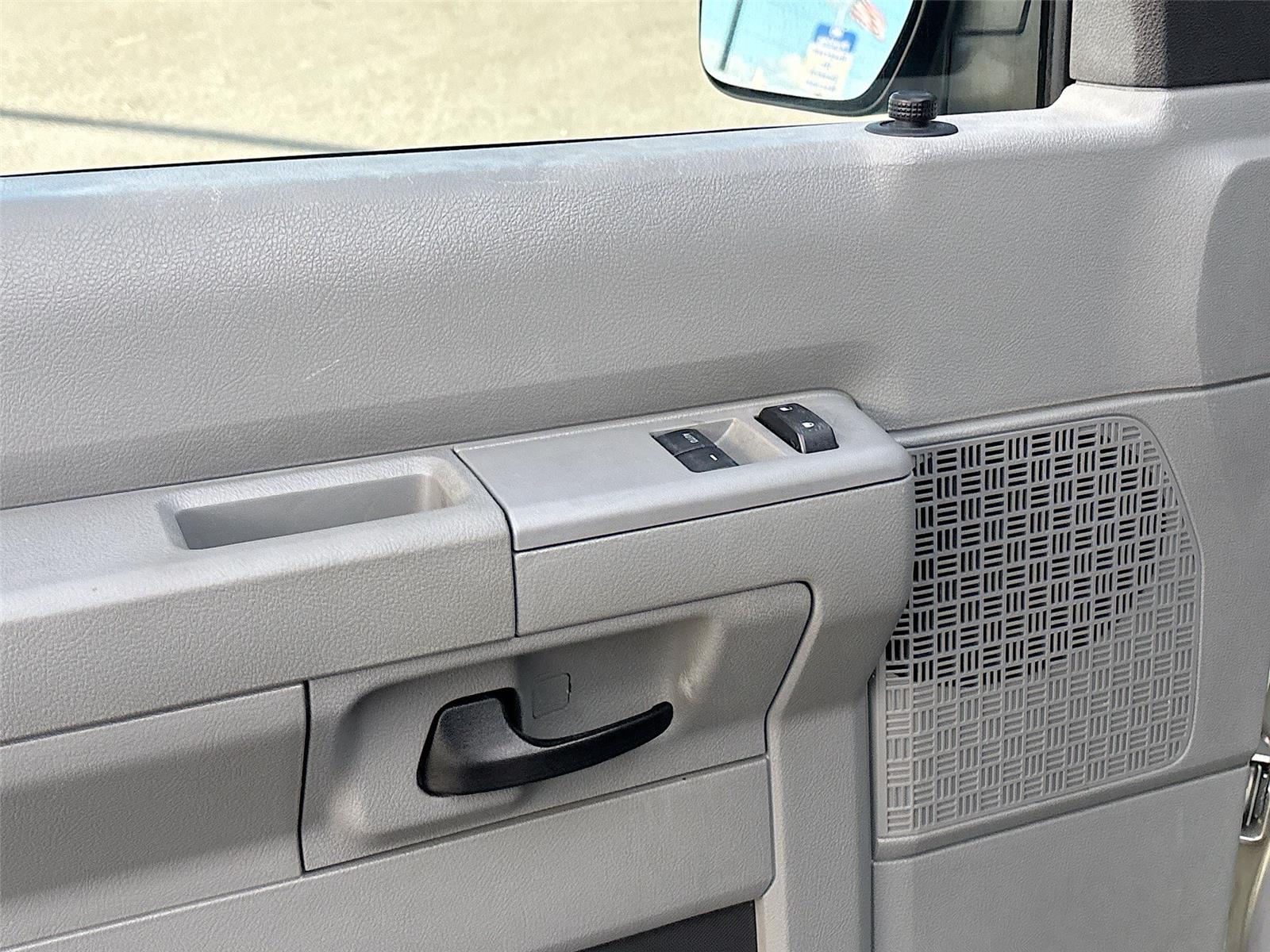 2013 Ford Econoline Wagon XLT