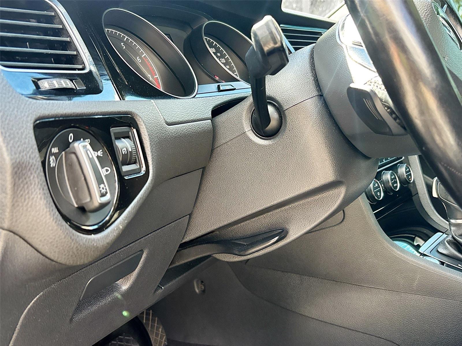 2017 Volkswagen Golf SEL