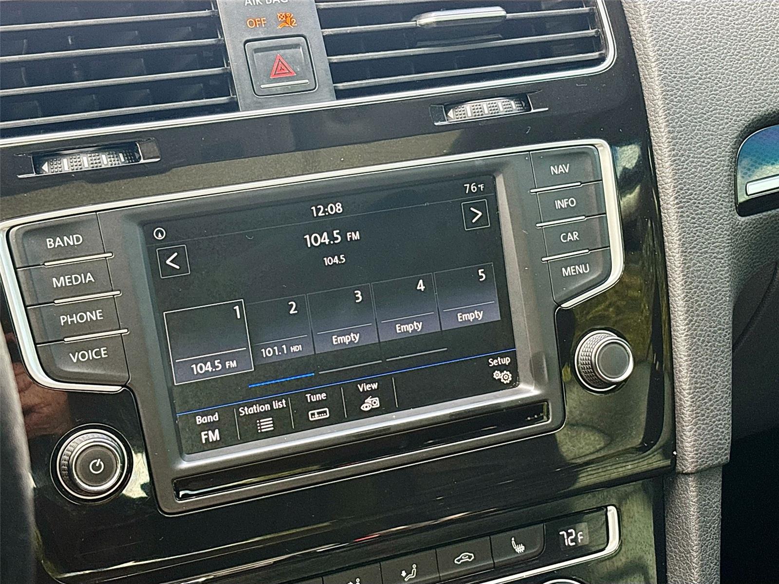 2017 Volkswagen Golf SEL