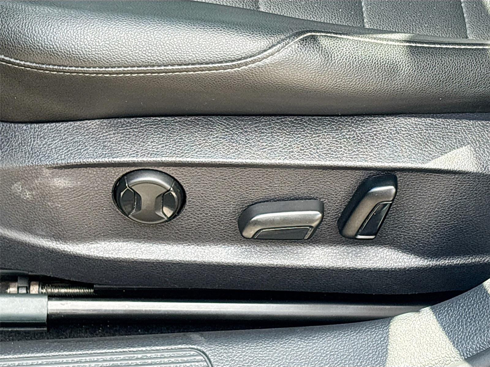 2017 Volkswagen Golf SEL