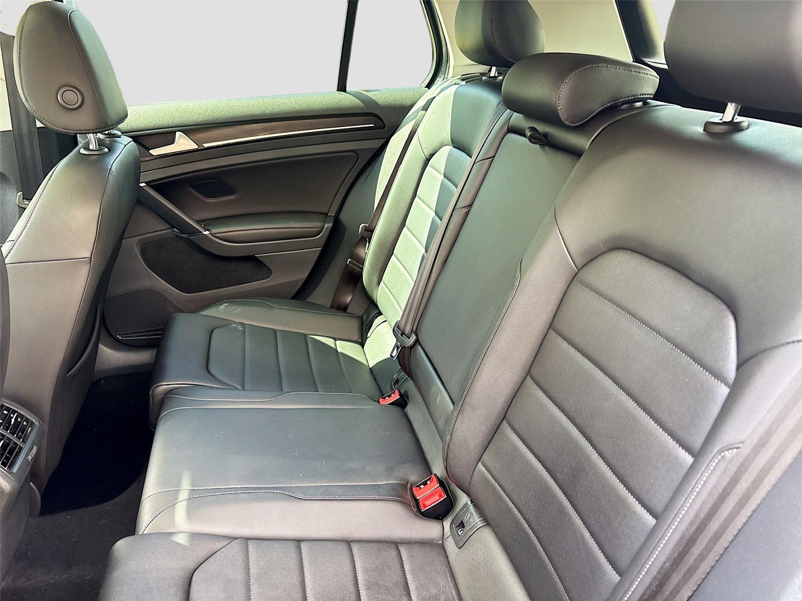 2017 Volkswagen Golf SEL