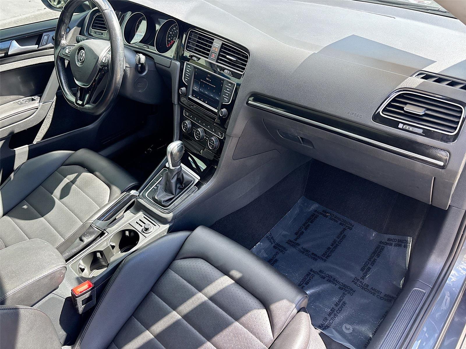 2017 Volkswagen Golf SEL