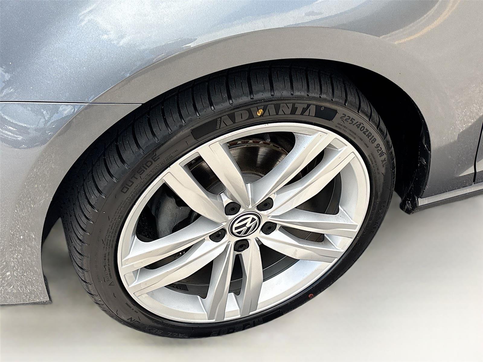 2017 Volkswagen Golf SEL