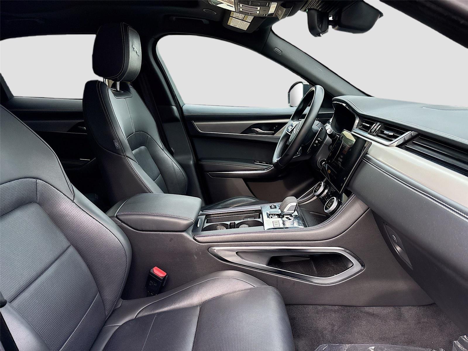 2024 Jaguar F-PACE R-Dynamic S