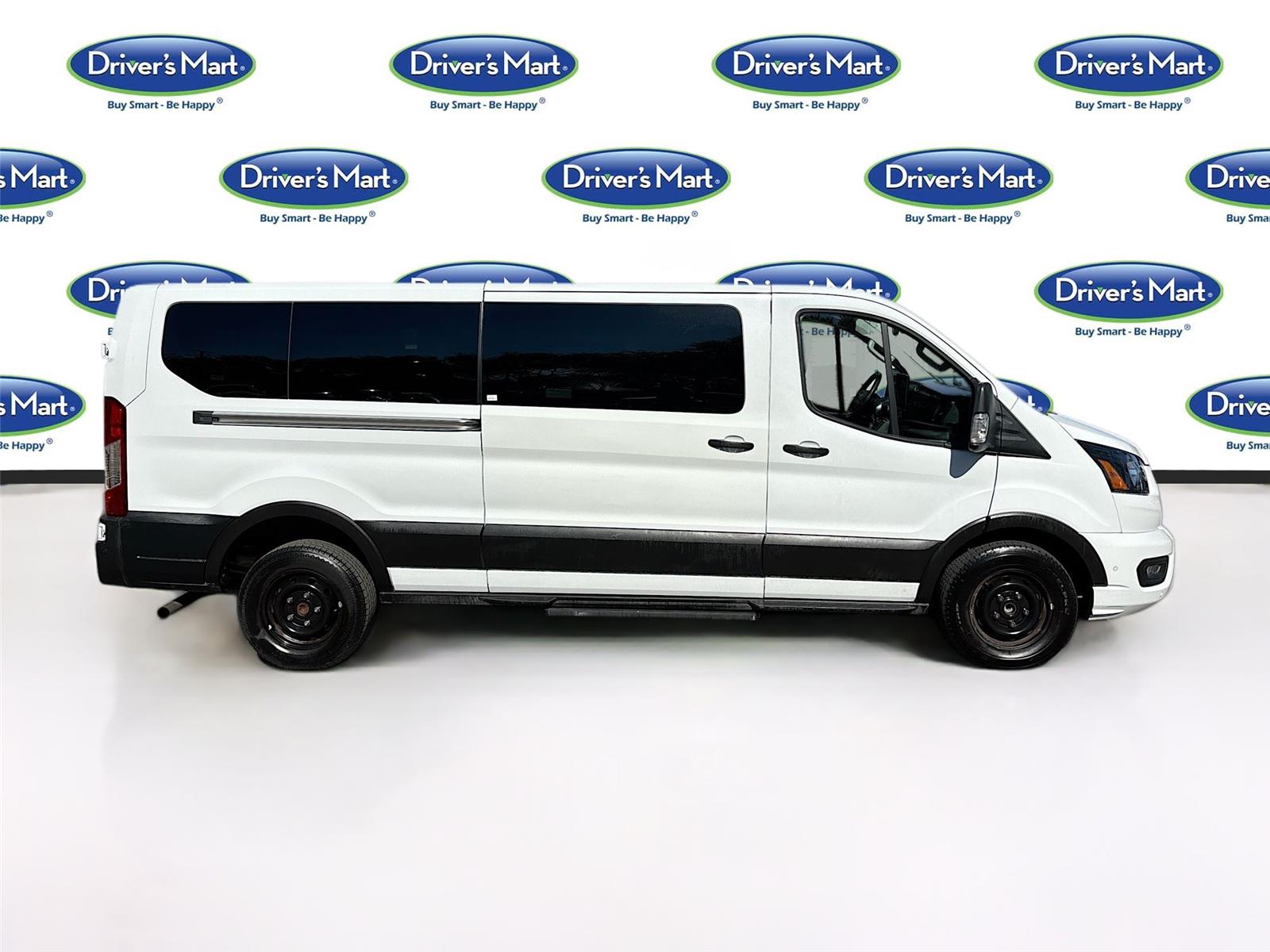 2023 Ford Transit Passenger Wagon XLT