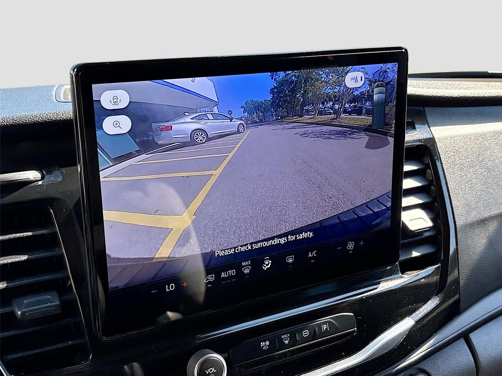 2023 Ford Transit Passenger Wagon XLT