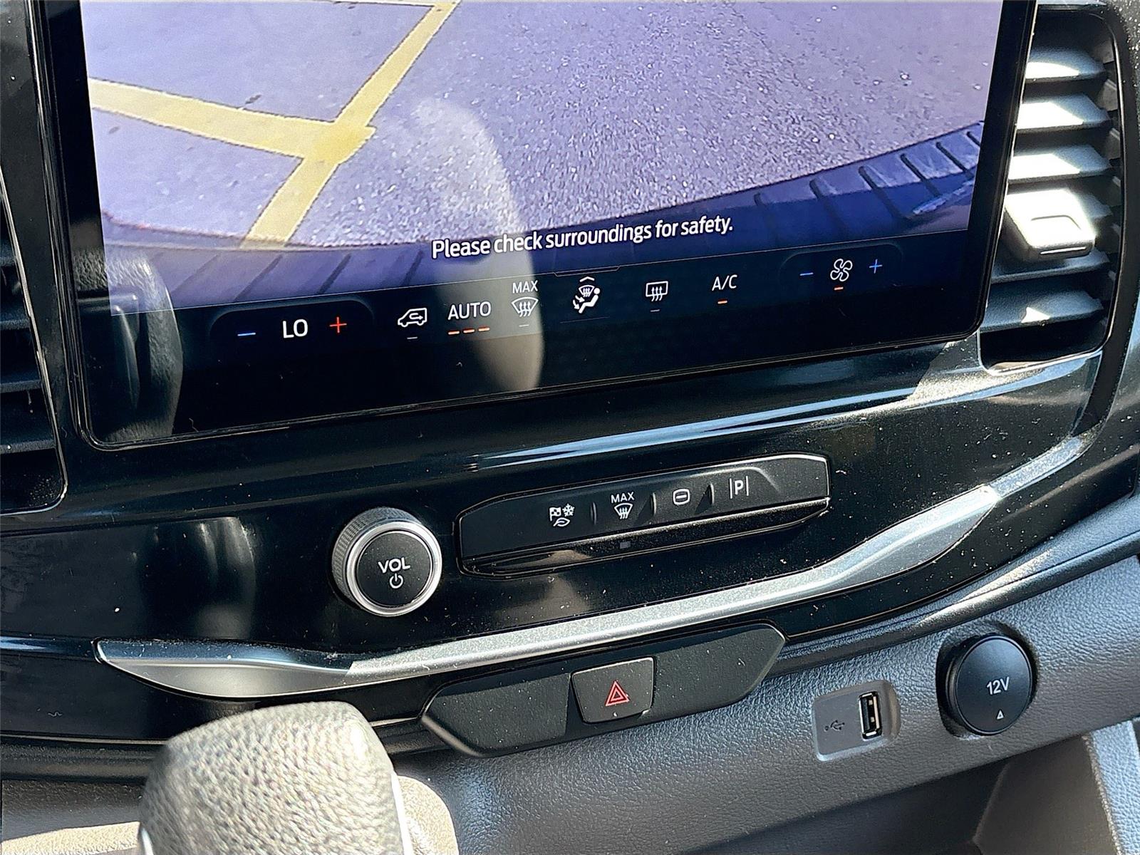 2023 Ford Transit Passenger Wagon XLT