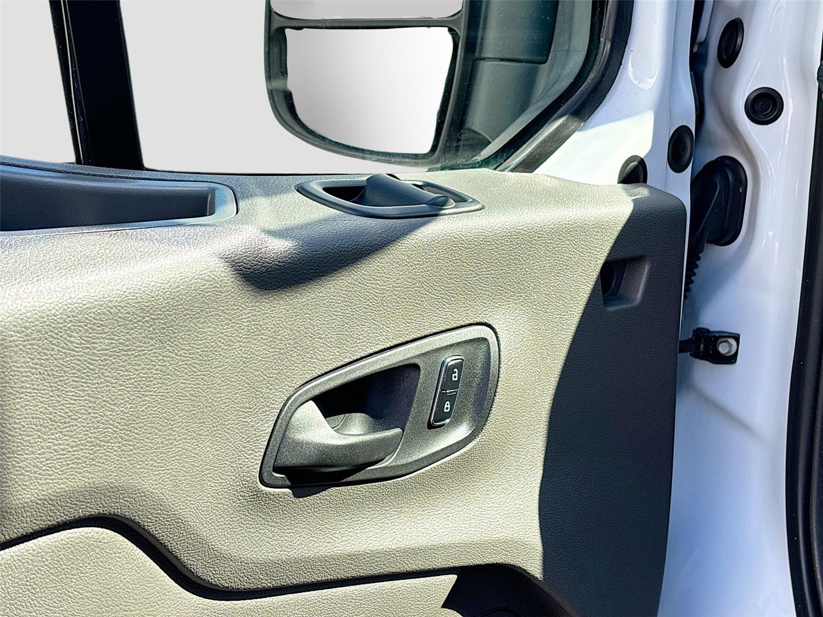 2023 Ford Transit Passenger Wagon XLT