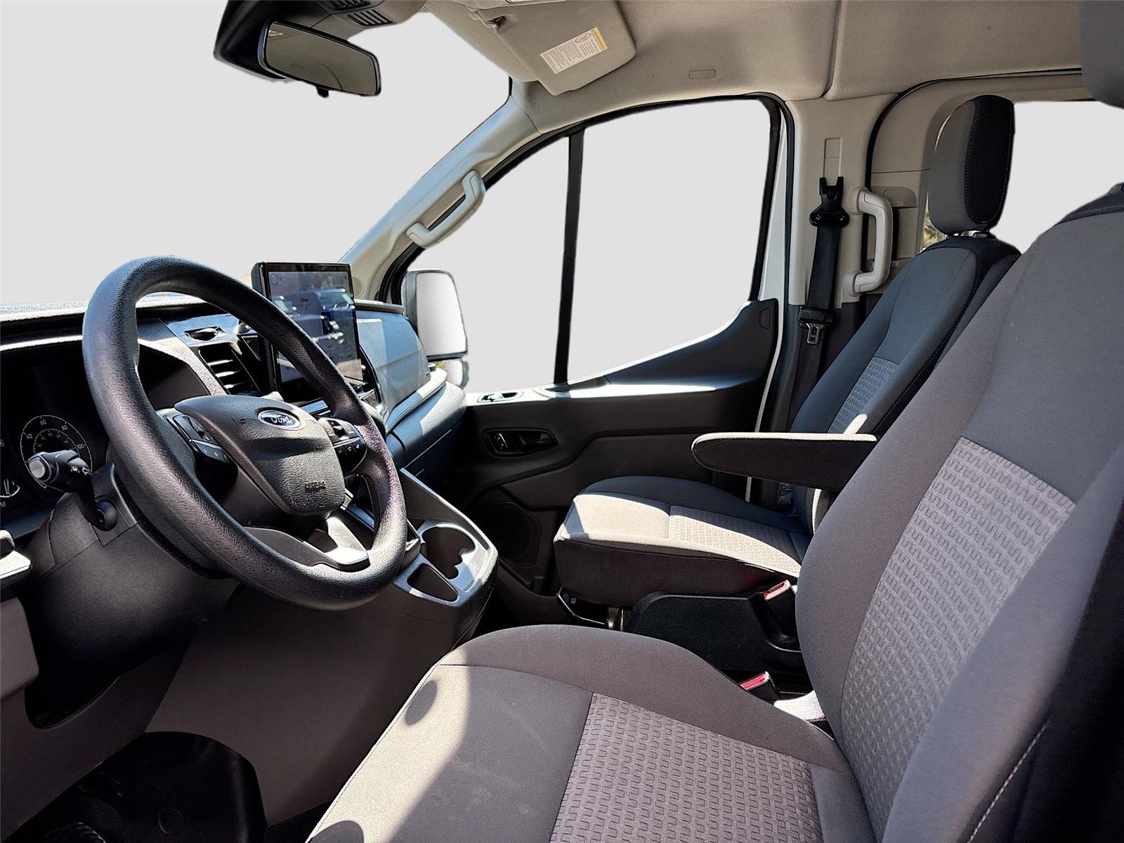 2023 Ford Transit Passenger Wagon XLT