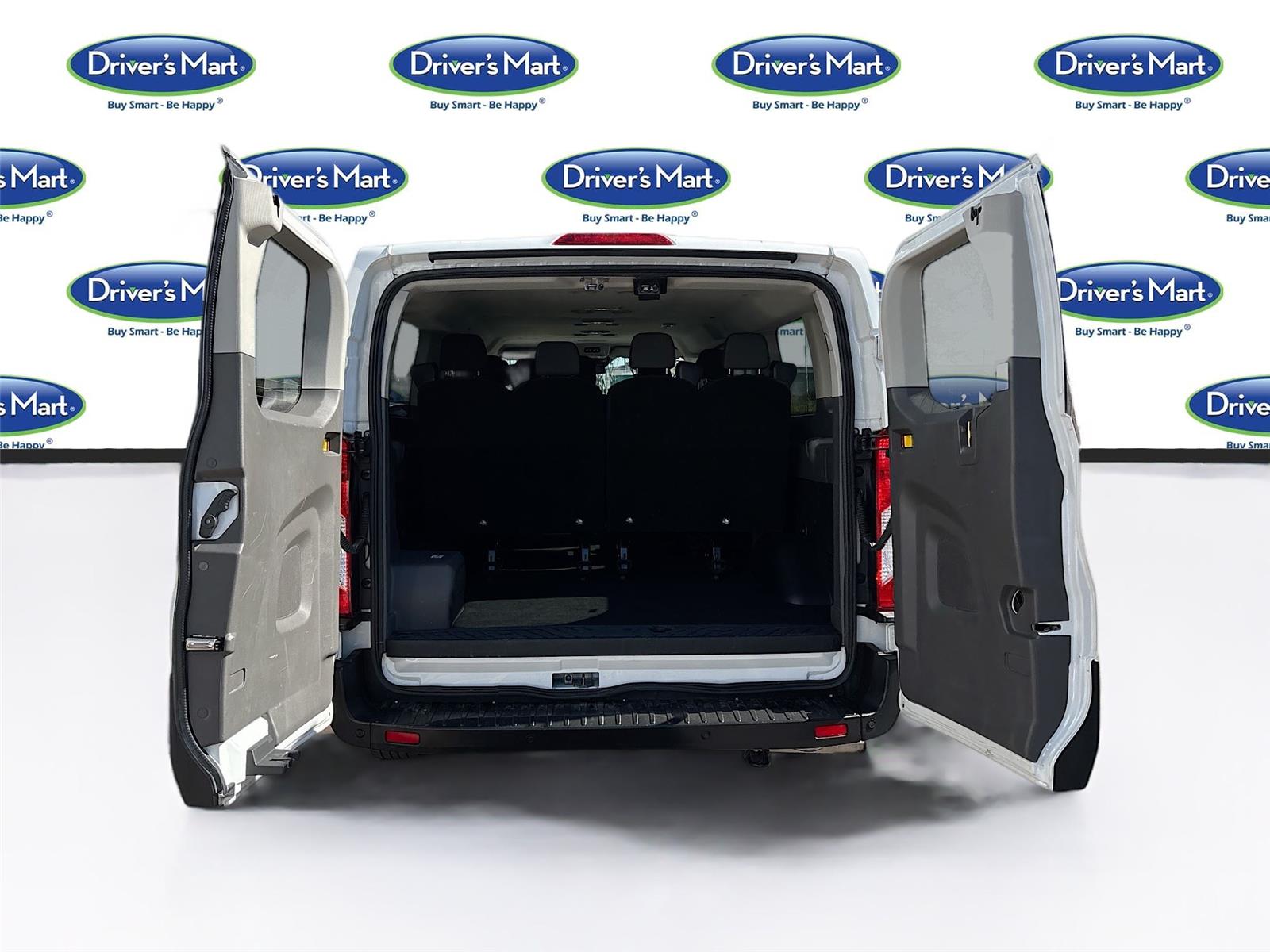 2023 Ford Transit Passenger Wagon XLT