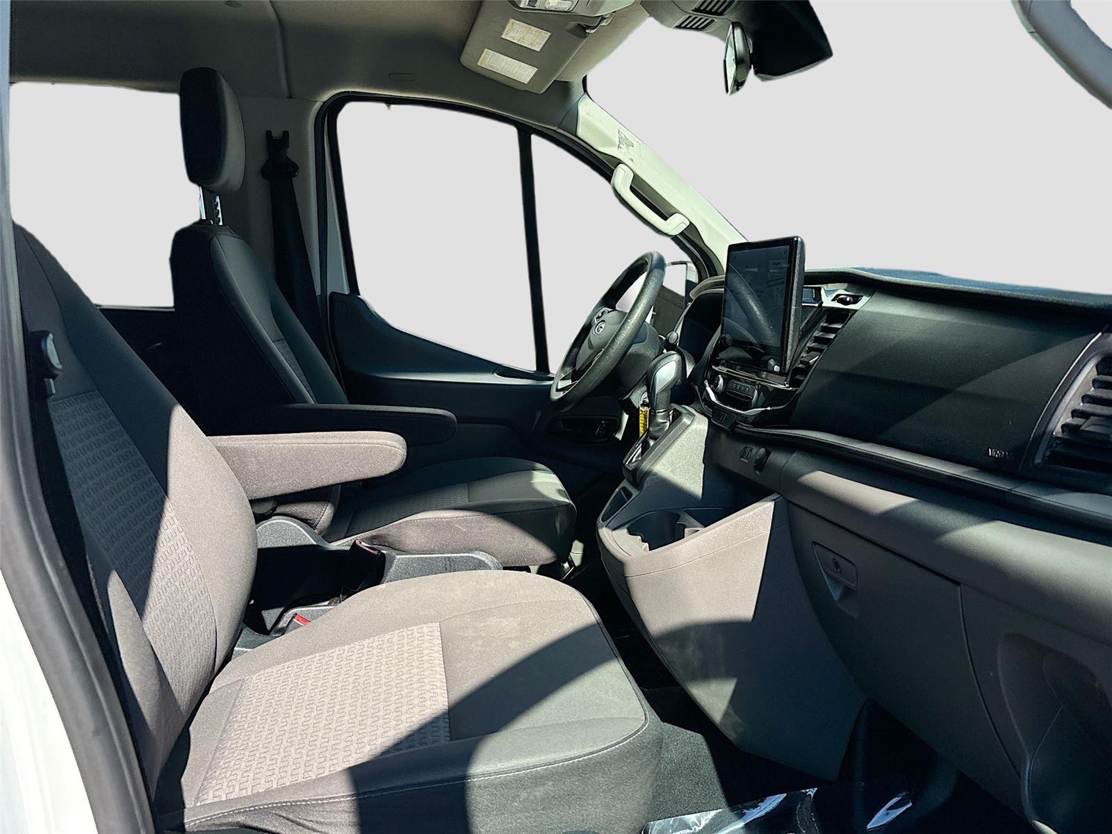 2023 Ford Transit Passenger Wagon XLT