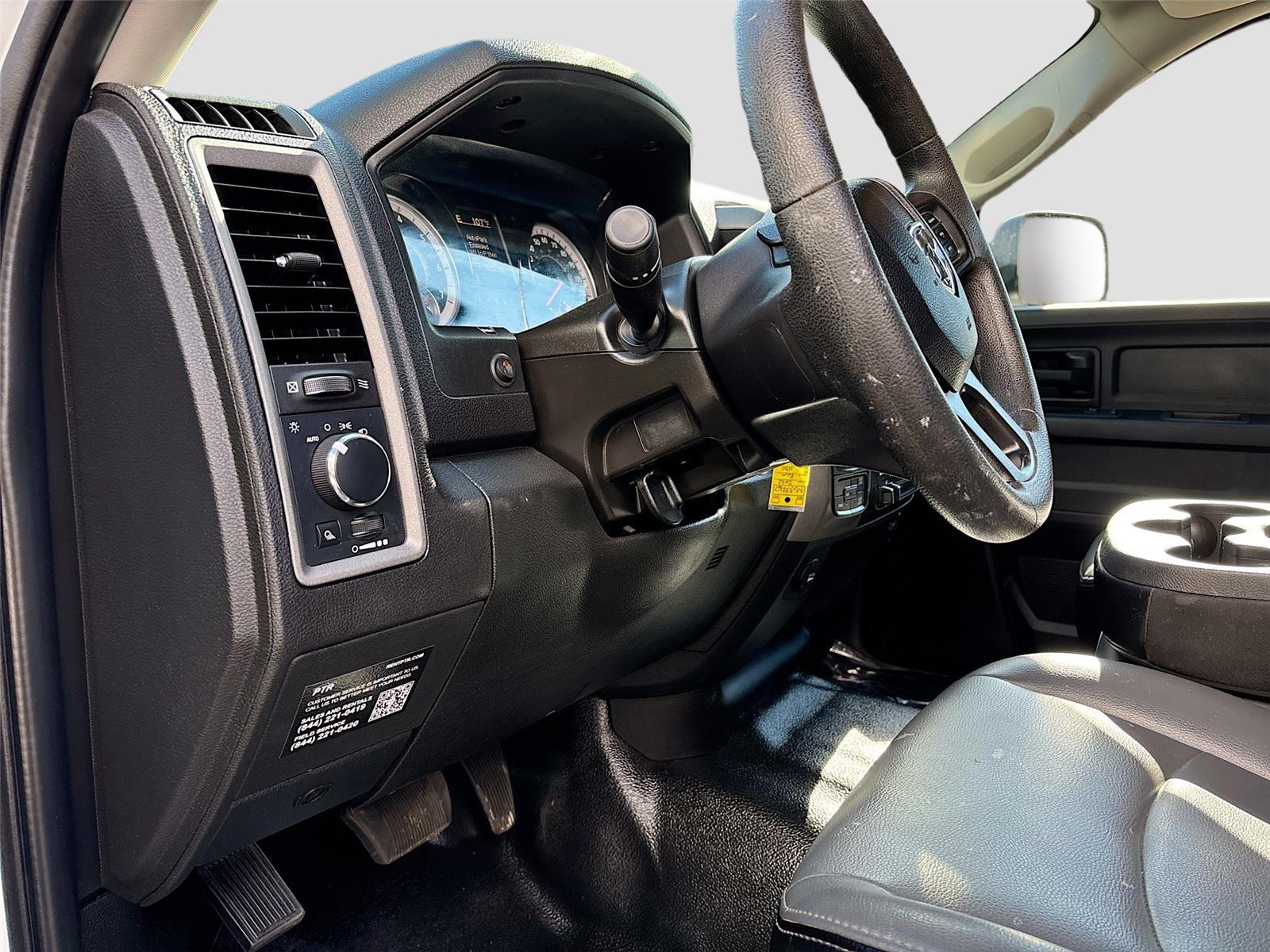 2022 Ram 1500 Classic Tradesman photo 3