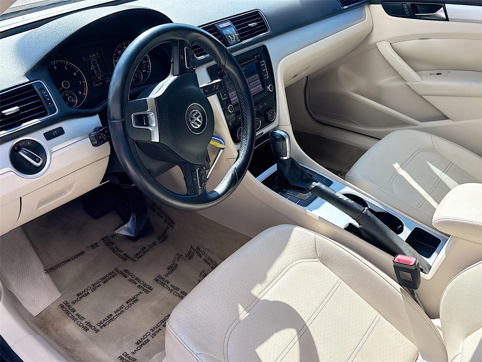 2013 Volkswagen Passat SE