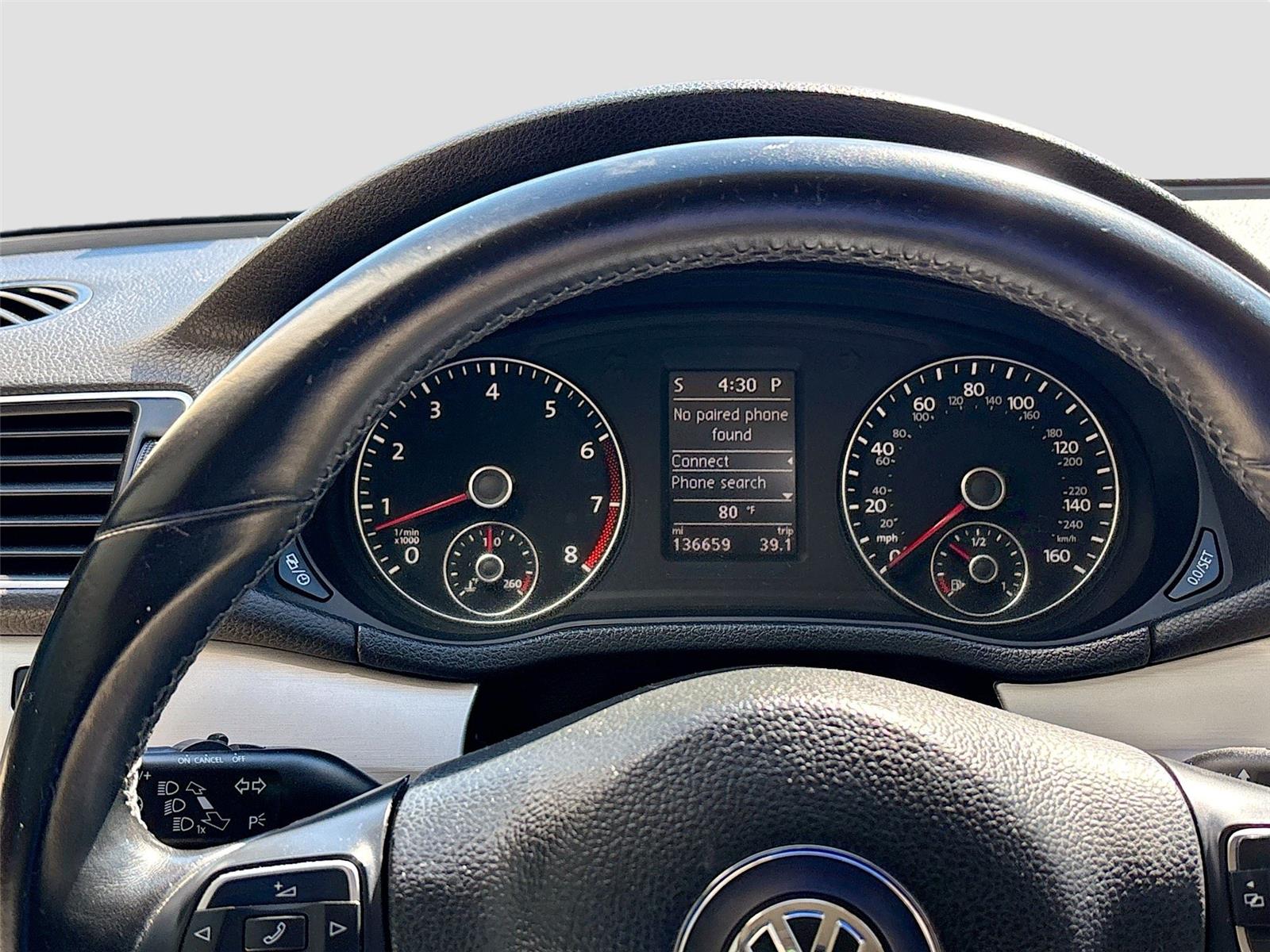 2013 Volkswagen Passat SE