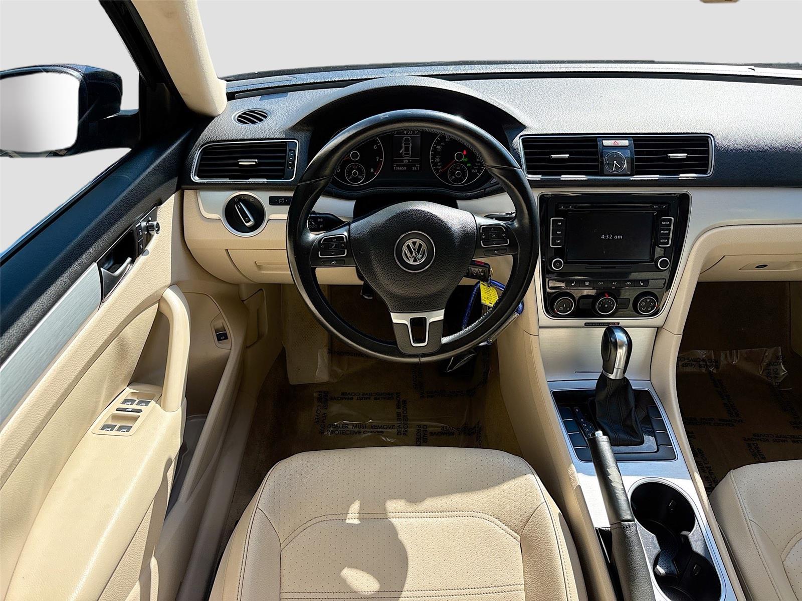 2013 Volkswagen Passat SE