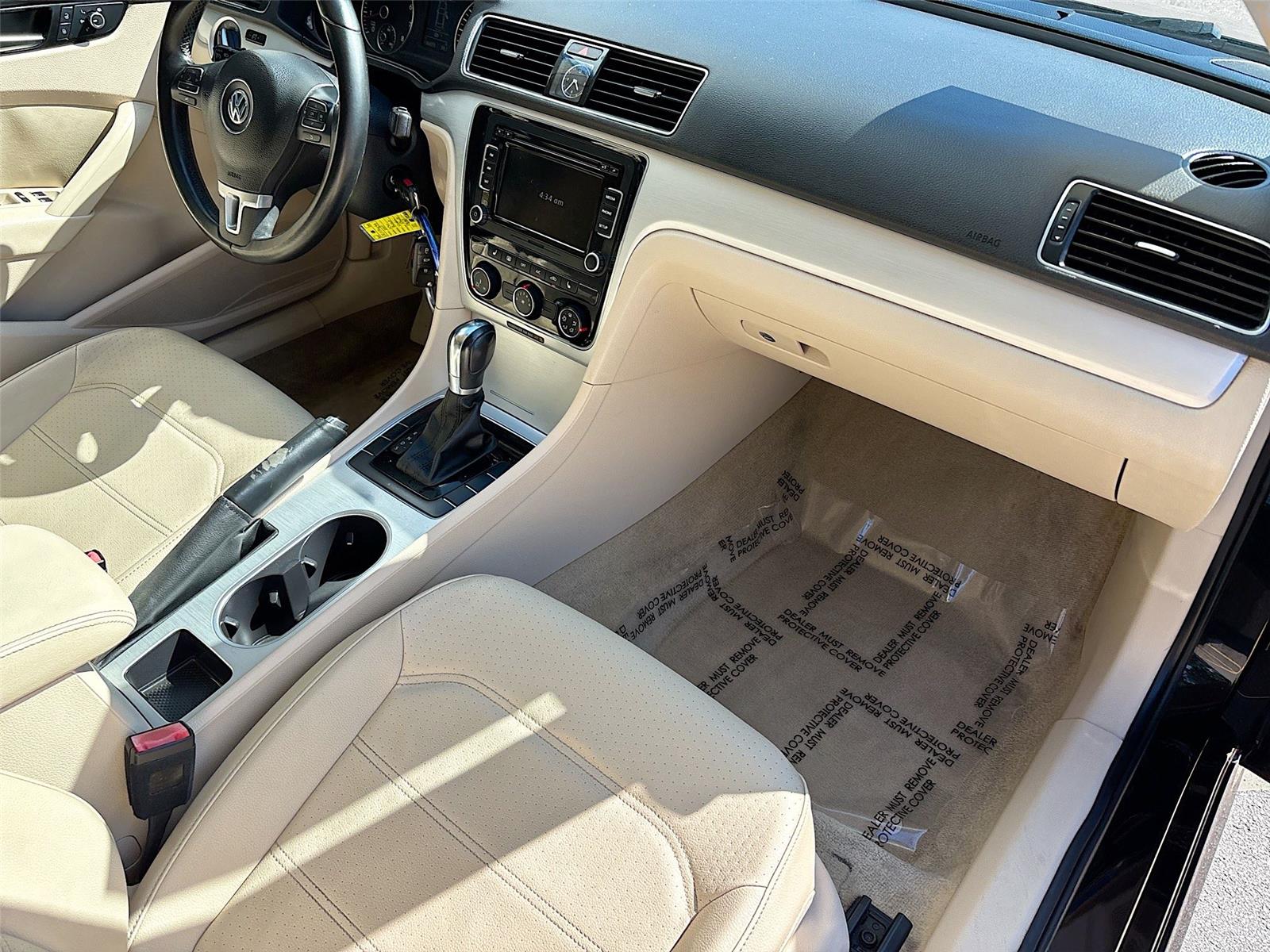 2013 Volkswagen Passat SE