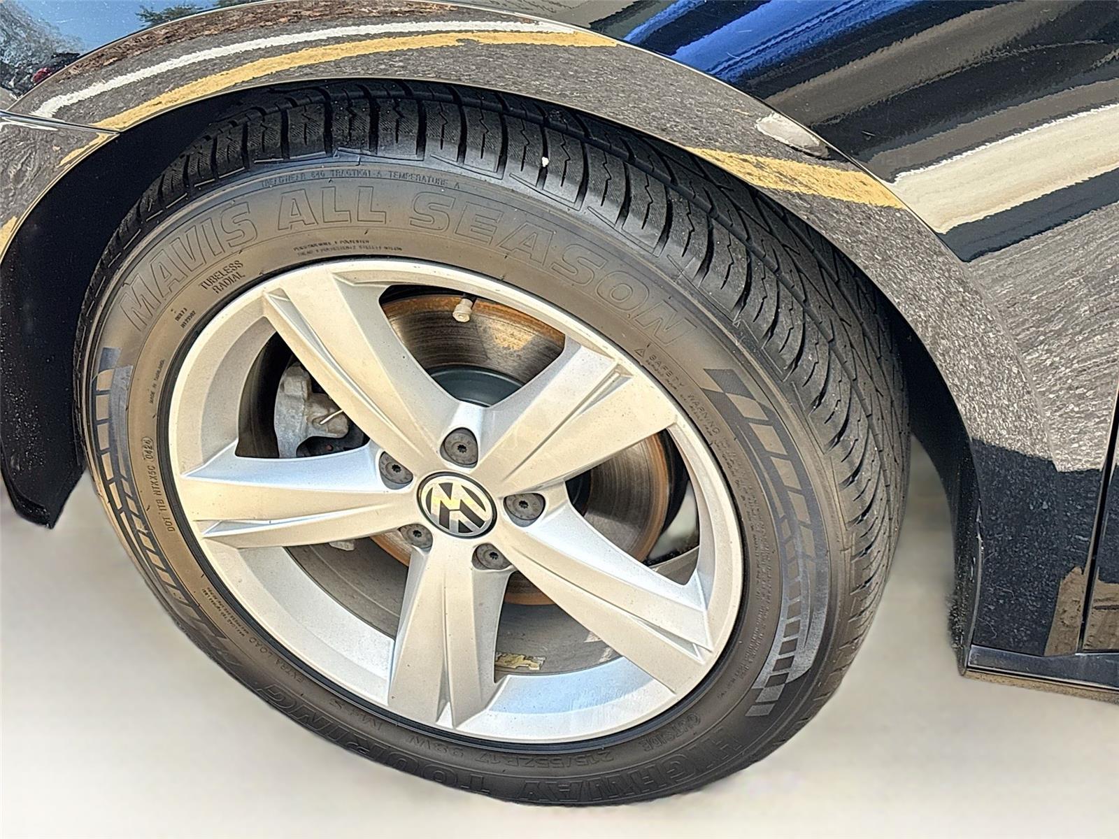 2013 Volkswagen Passat SE